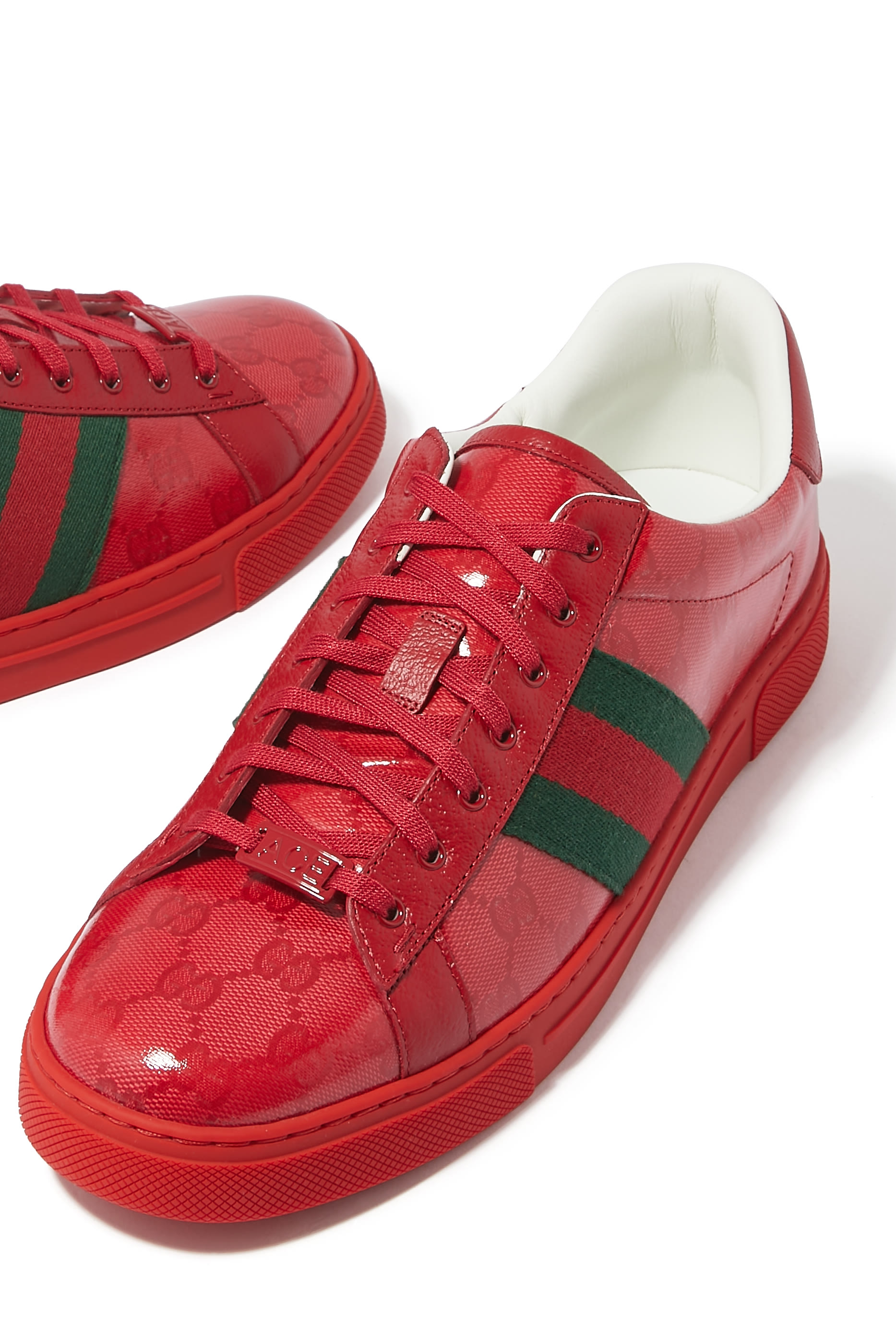 سنيكرز ايس مزين بكريستال ونقشة حرفي شعار الماركة قماش قنب