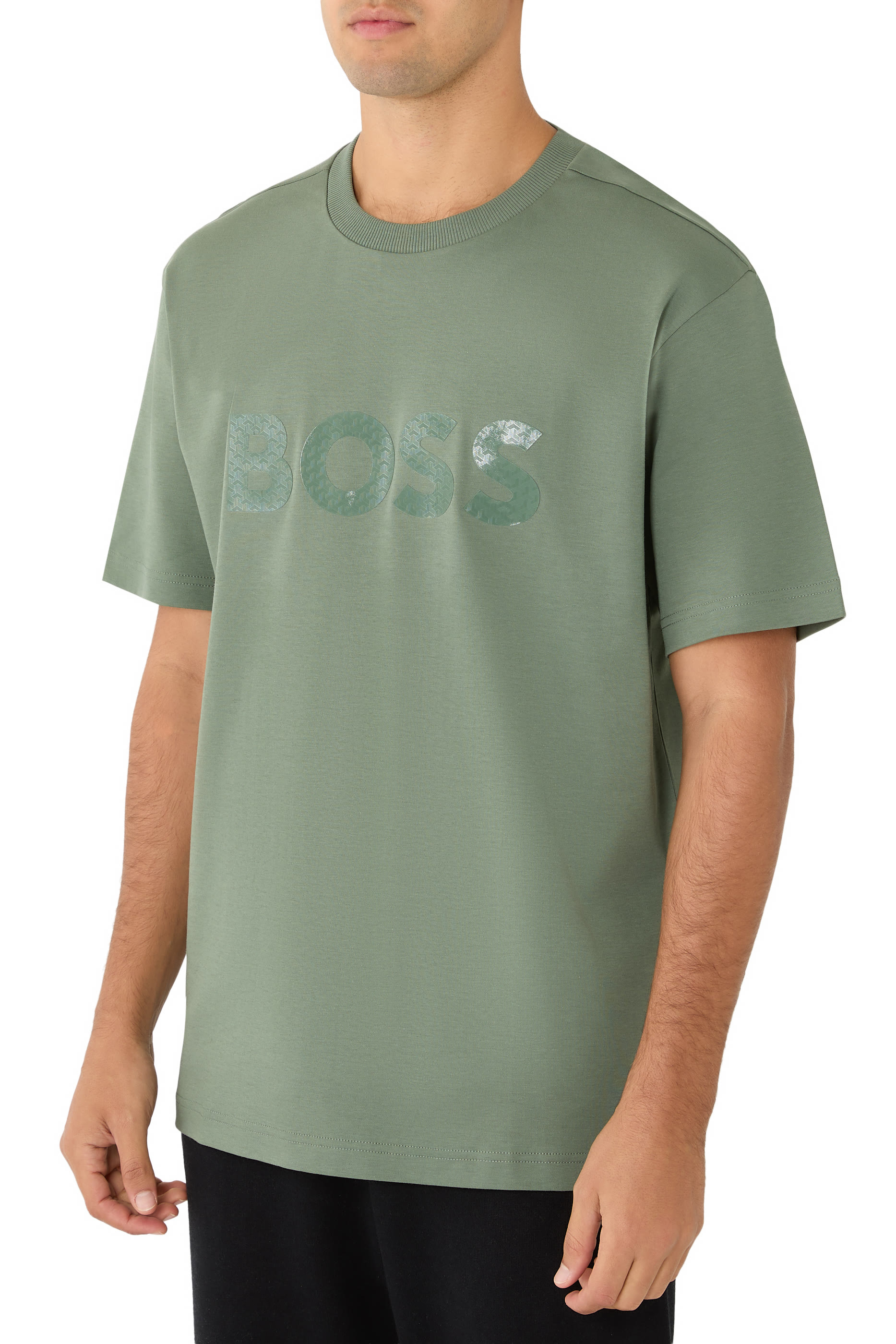 تيشيرت بنقشة شعار الماركة بملمس بارز