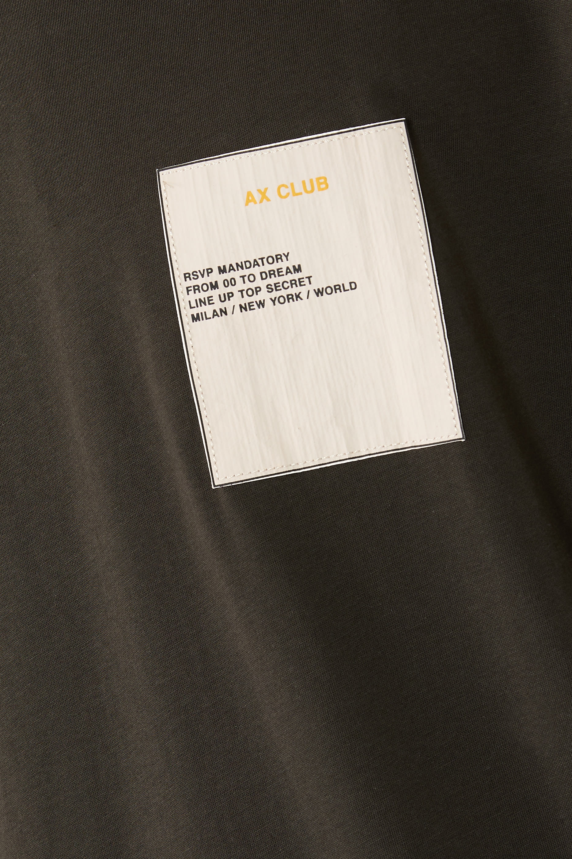 تيشيرت بنقشة غرافيكية