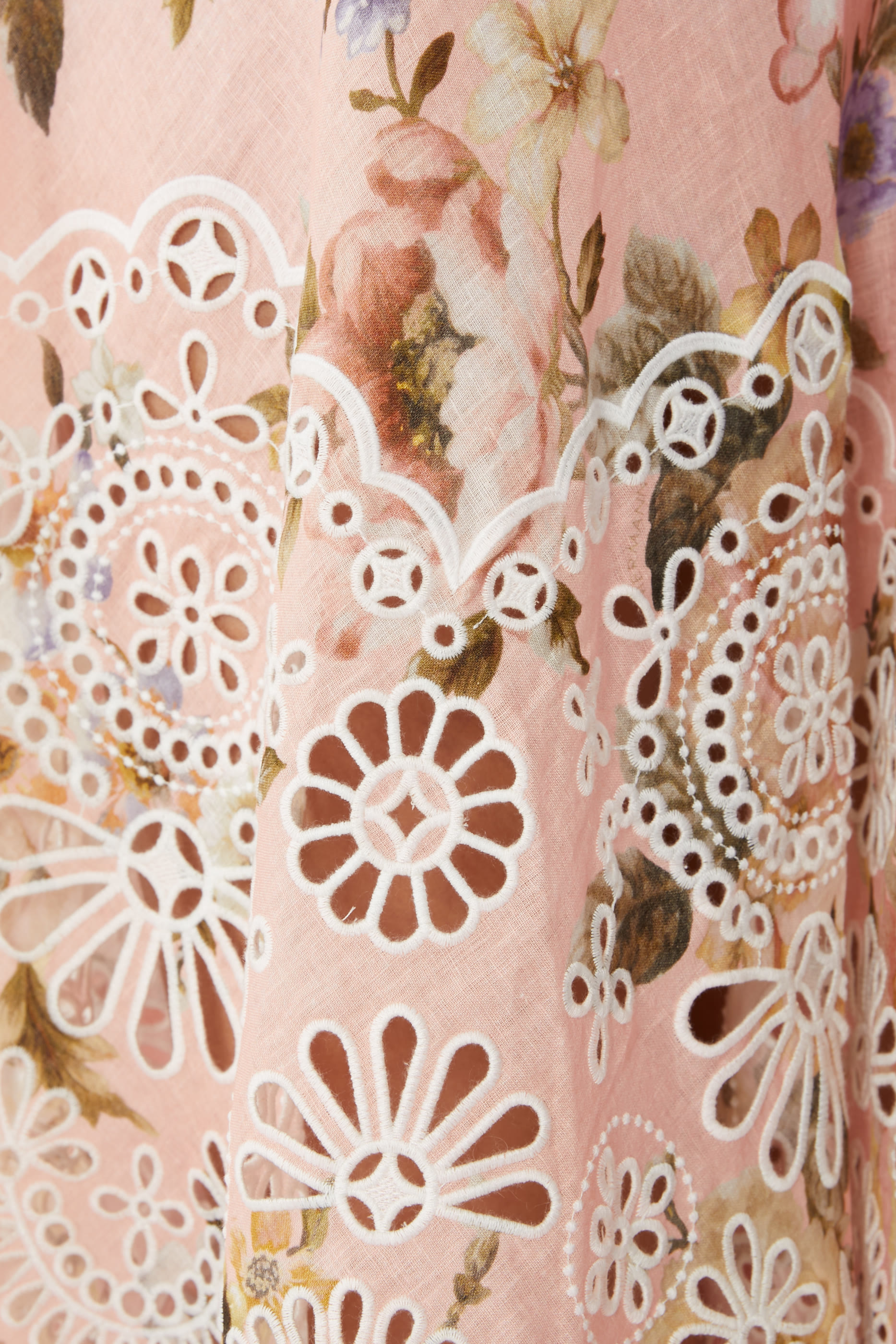 فستان أكاسيا مطرز متوسط الطول