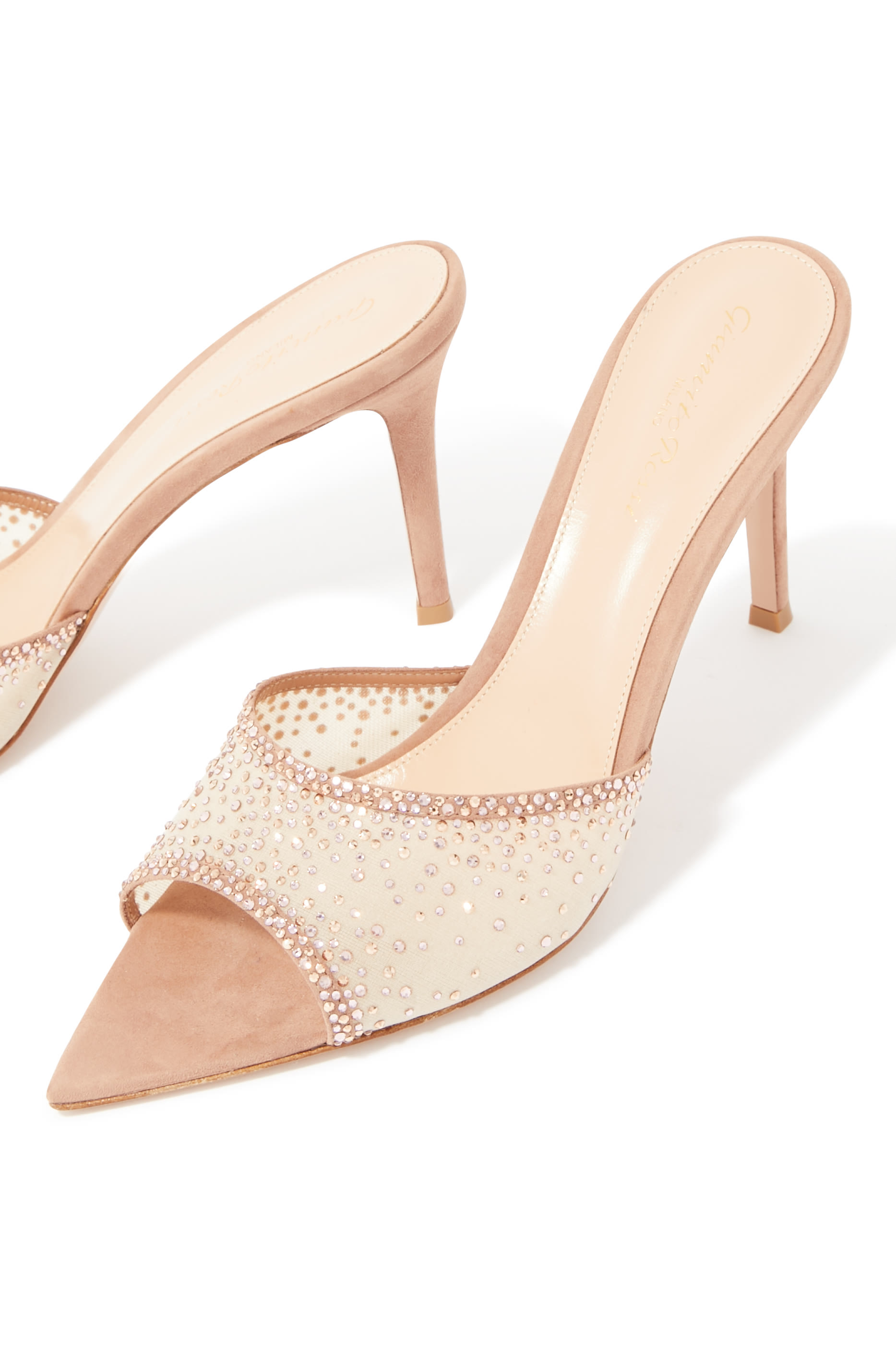 حذاء رانيا مفتوح من الخلف 85