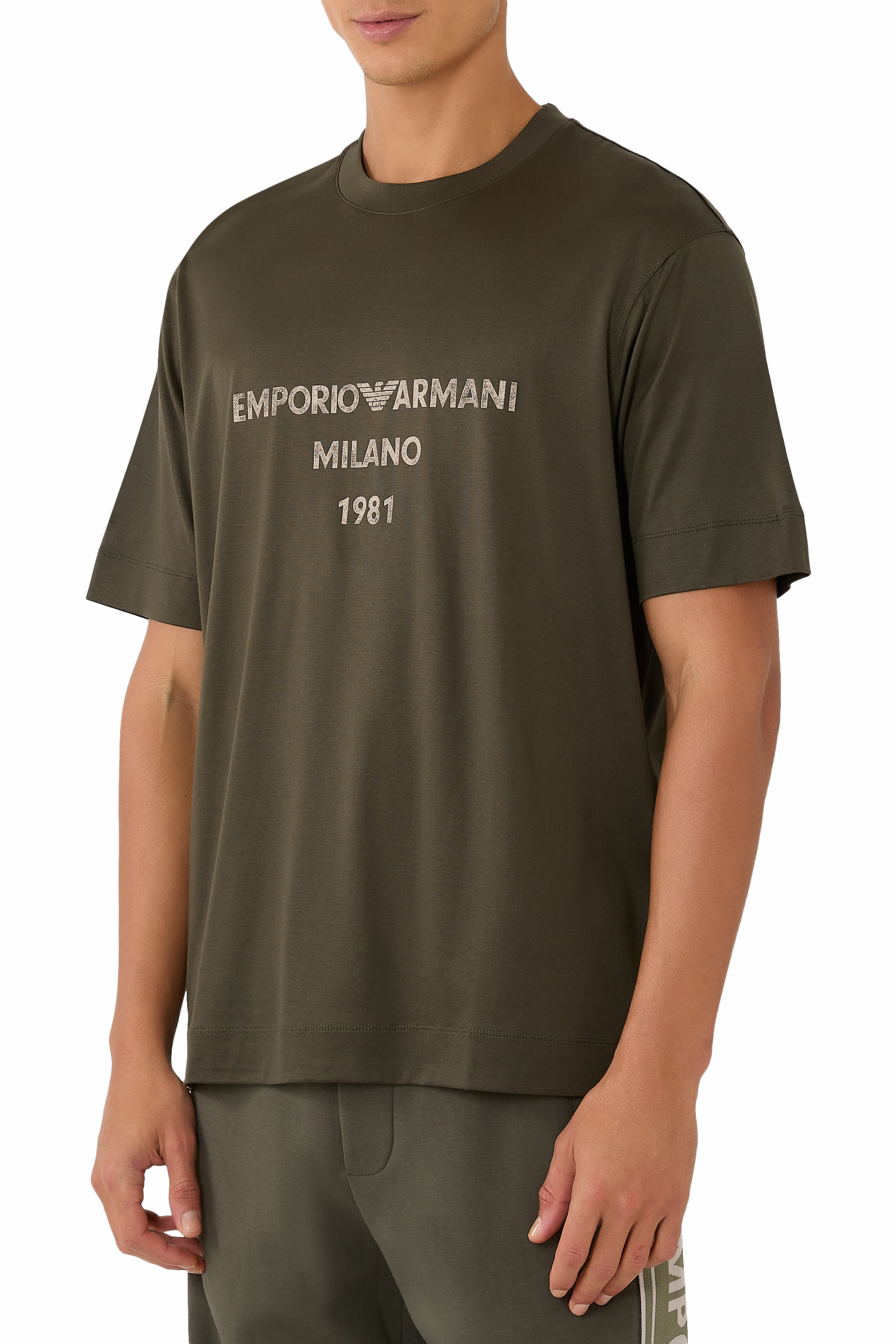 تيشيرت بنقشة شعار الماركة بتصميم فينتج