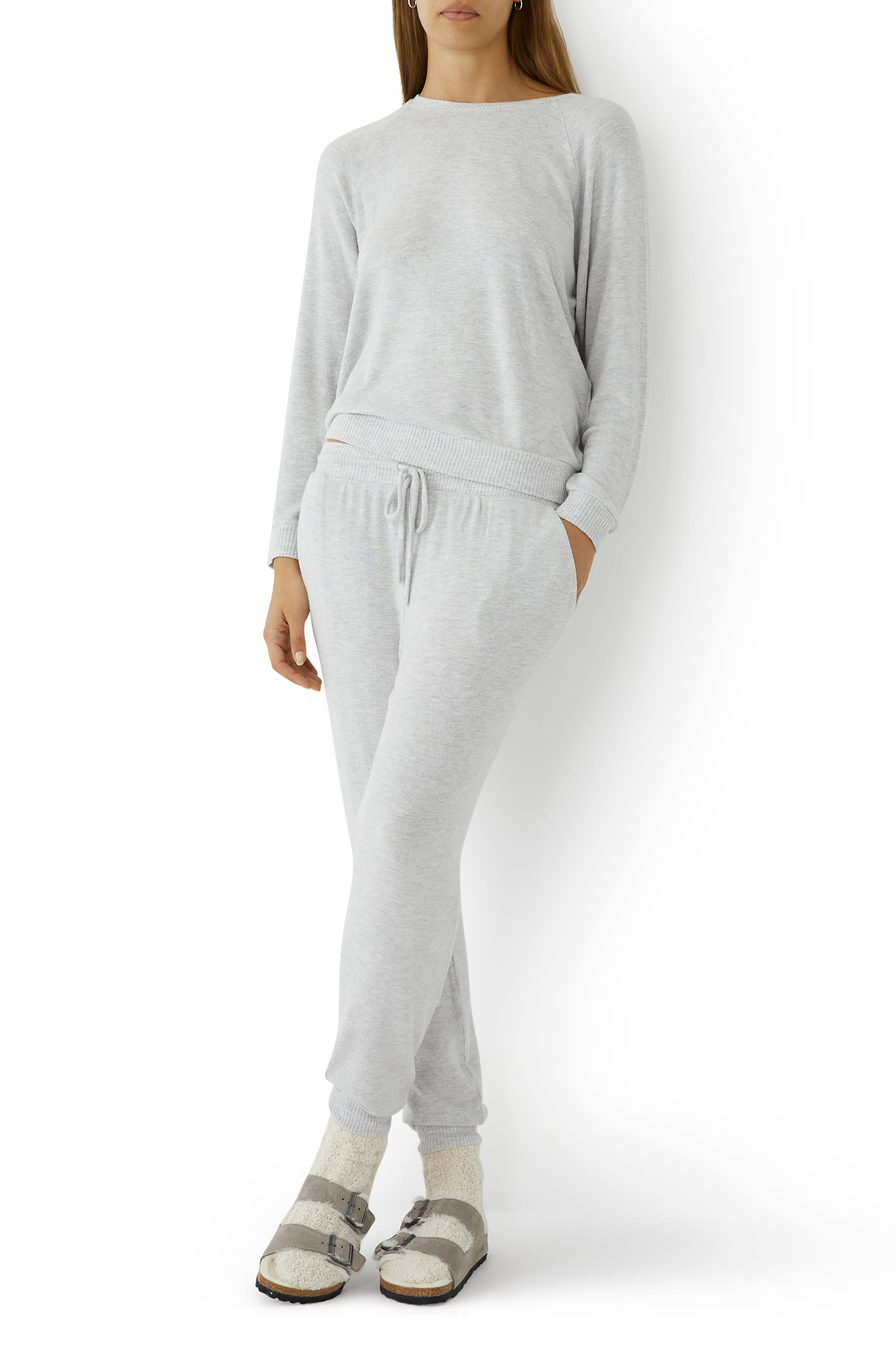 كنزة كوزي تايم بياقة ضيقة