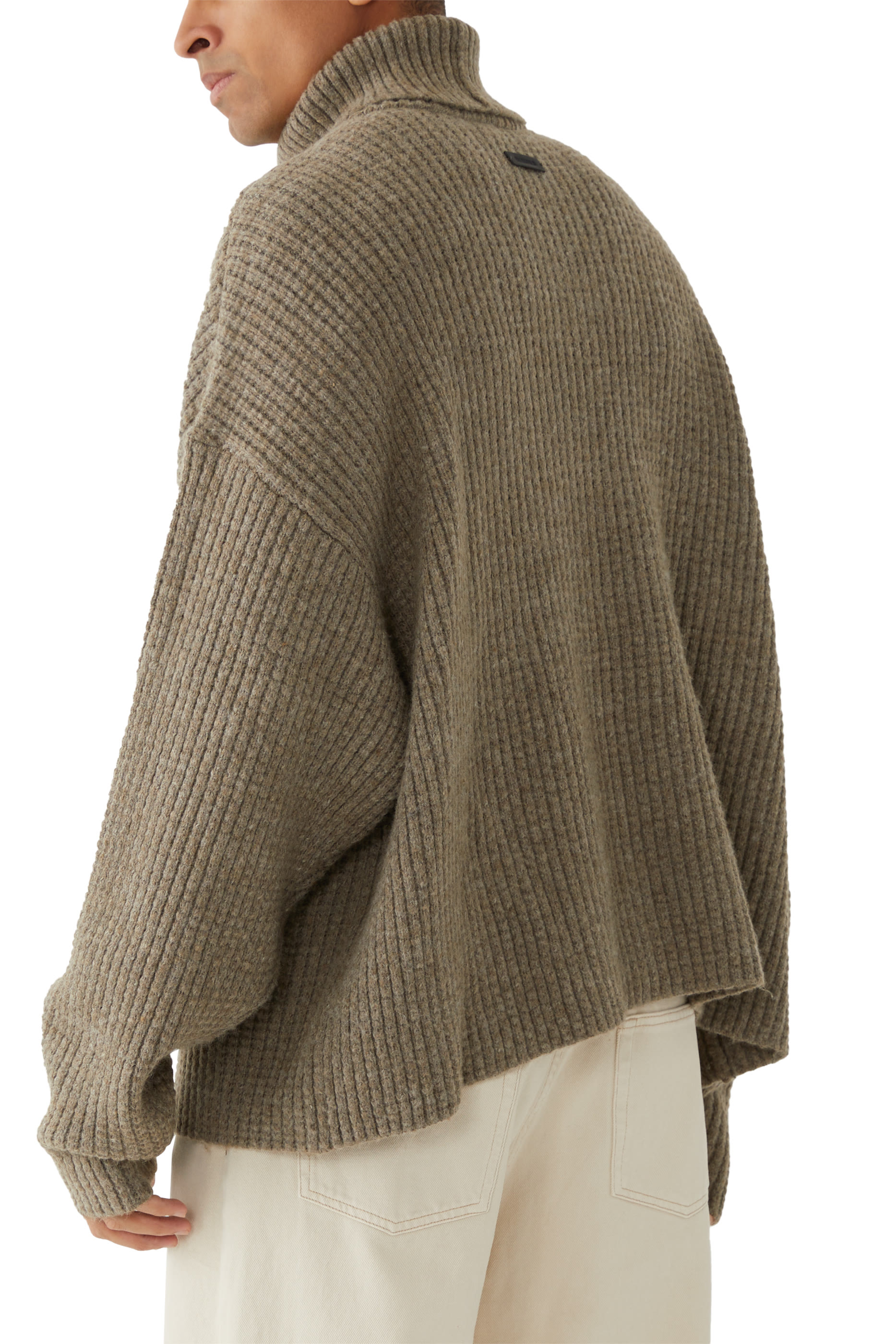 سترة بياقة عالية نسيج متشابك ثقيل