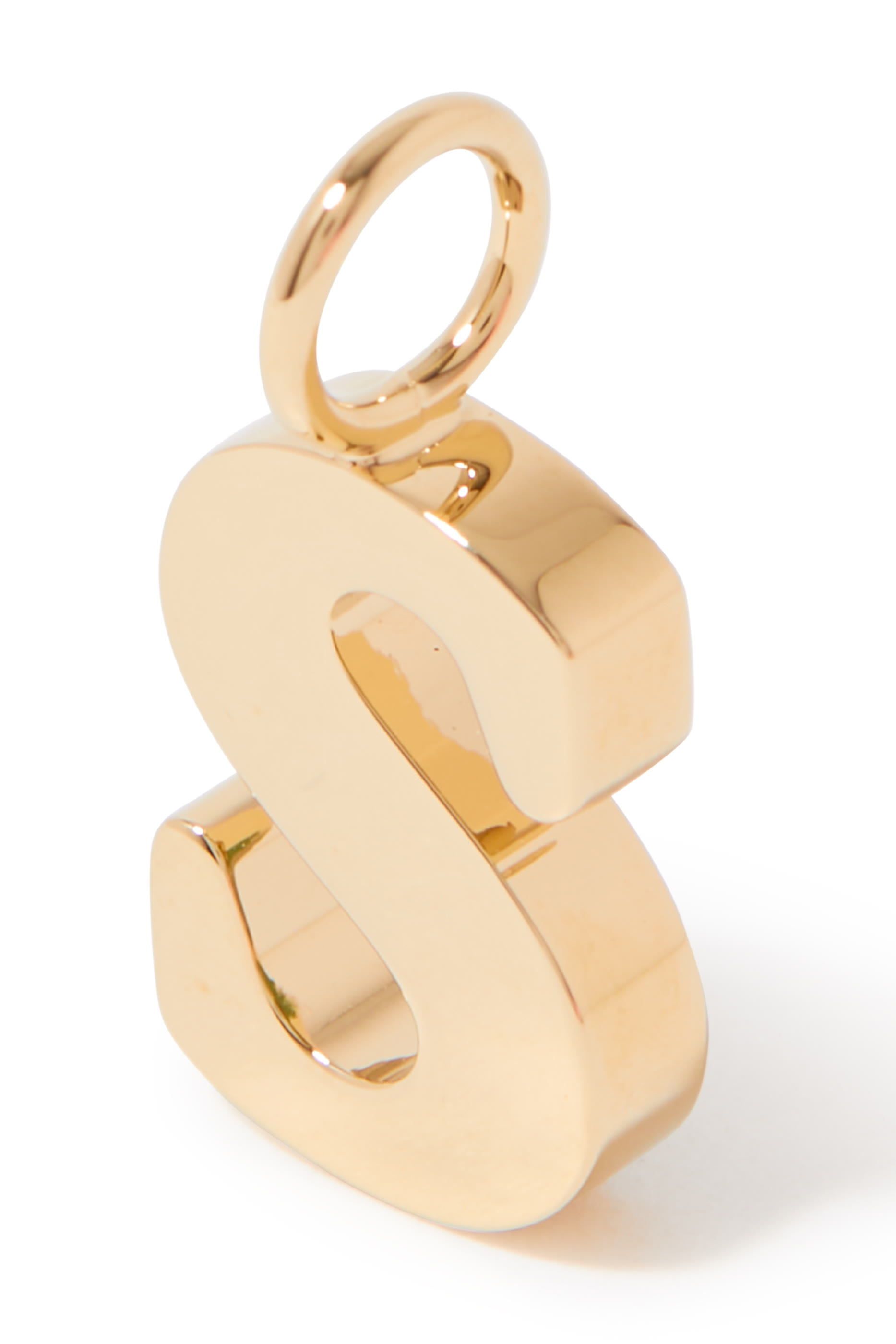 حلية بتصميم حرف S