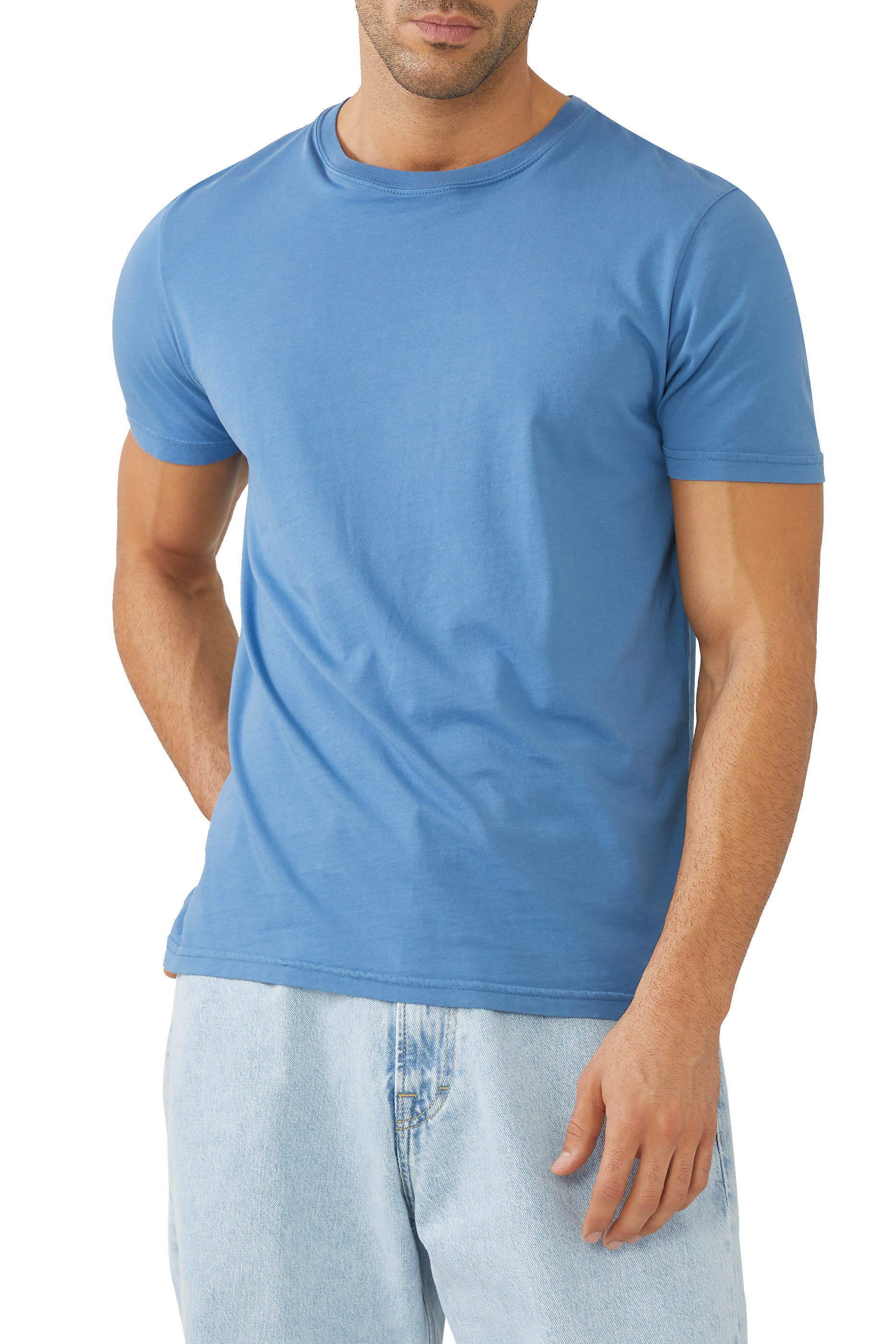 تيشيرت بأكمام قصيرة