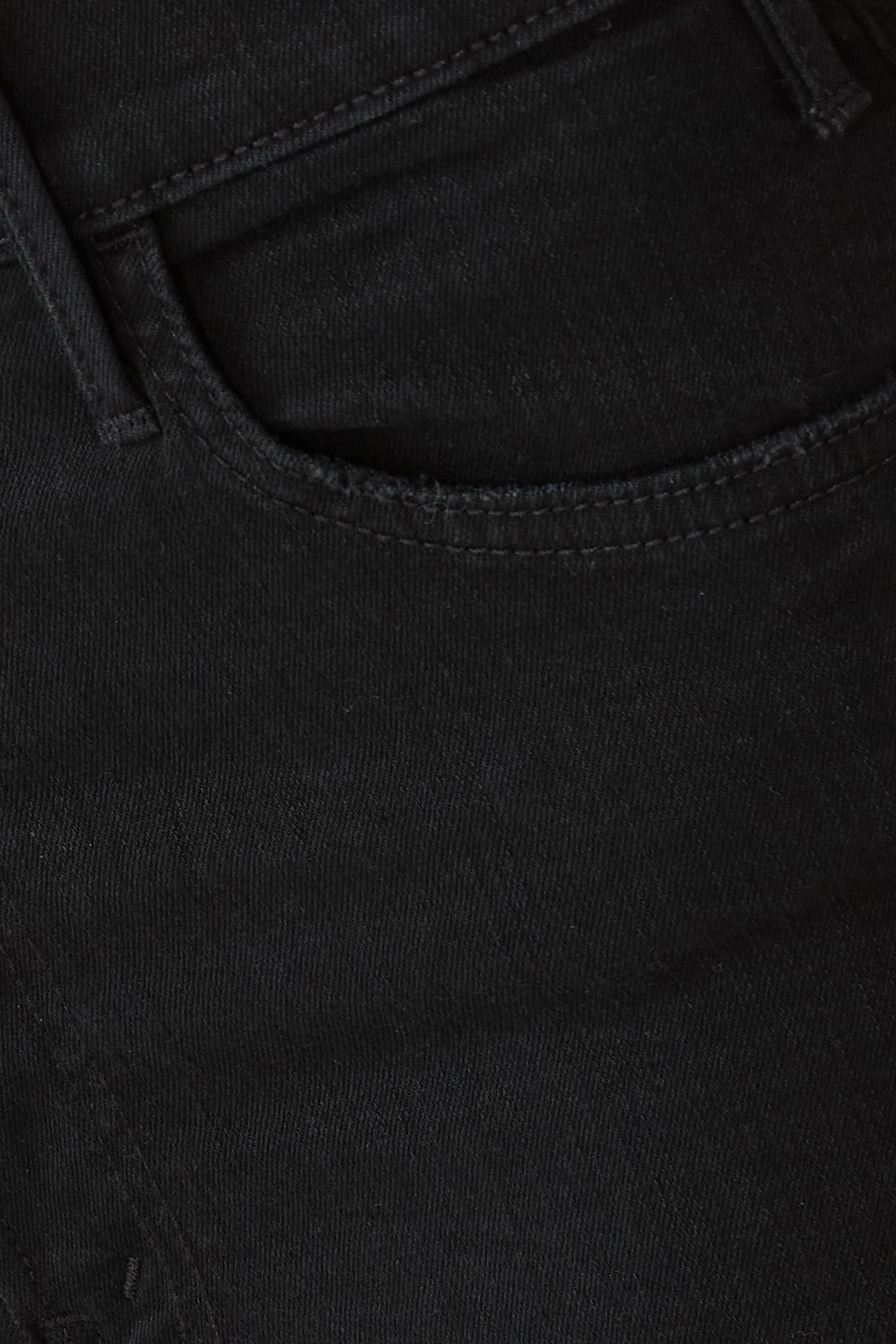 بنطال جينز هاسلر بطول الكاحل وتفاصيل منسلة