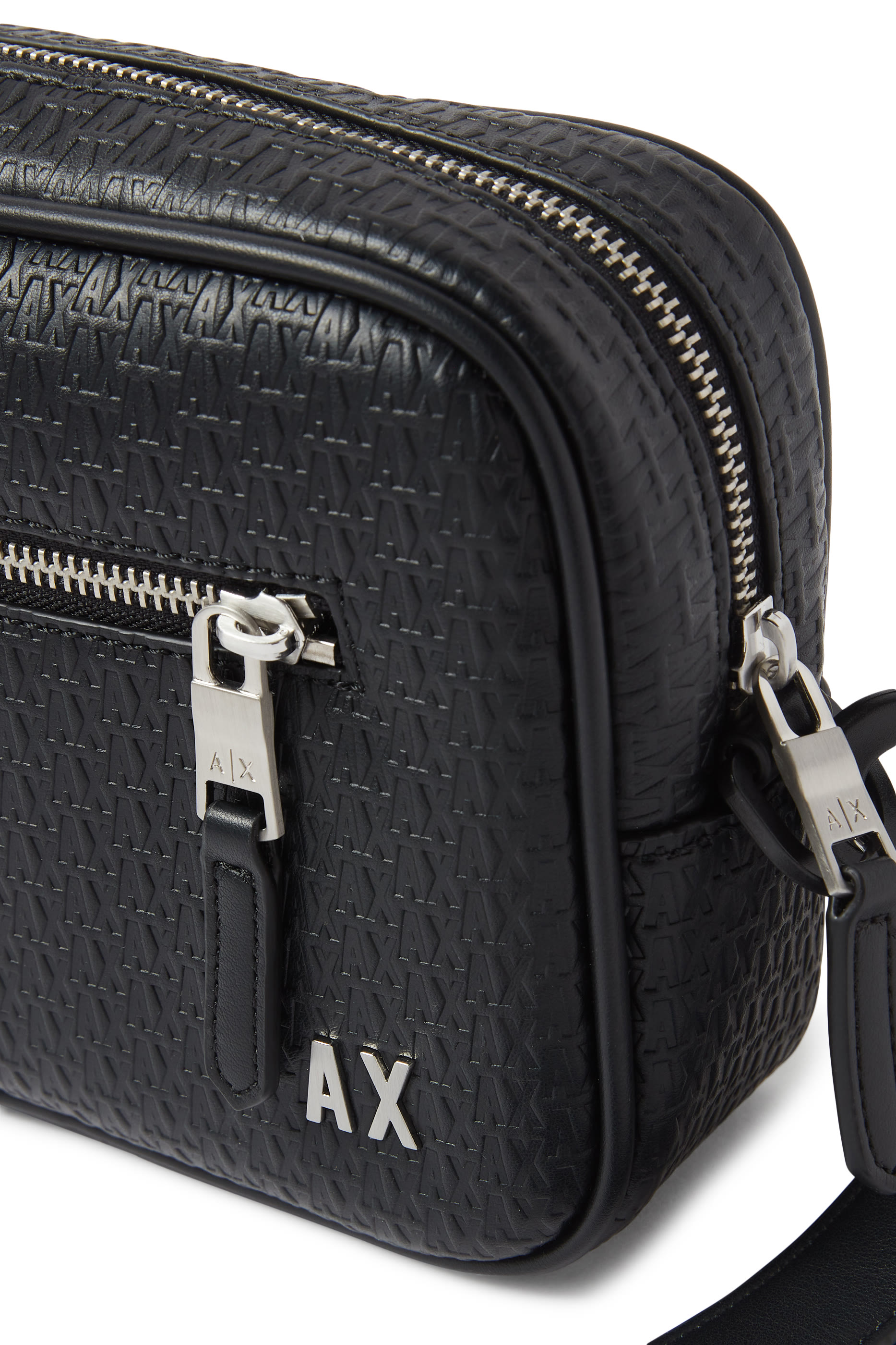 حقيبة مستحضرات عناية شخصية بشعار الماركة