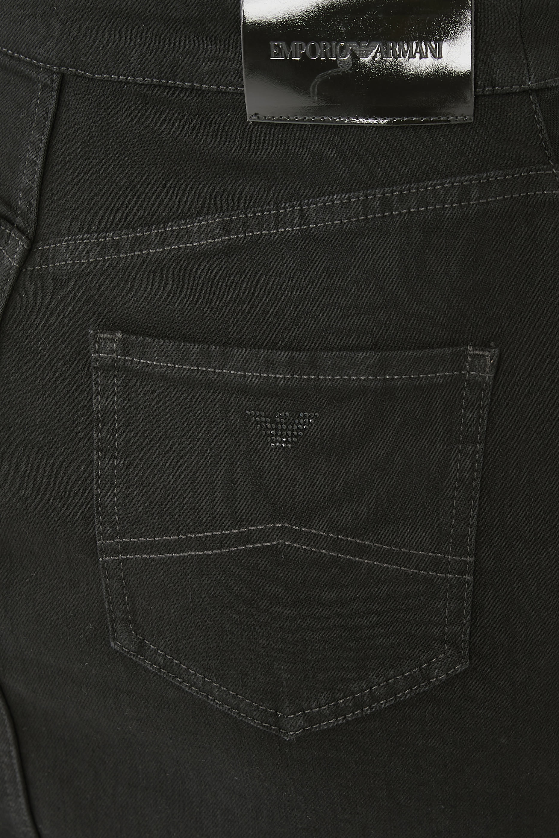 تنورة دنيم بفتحة