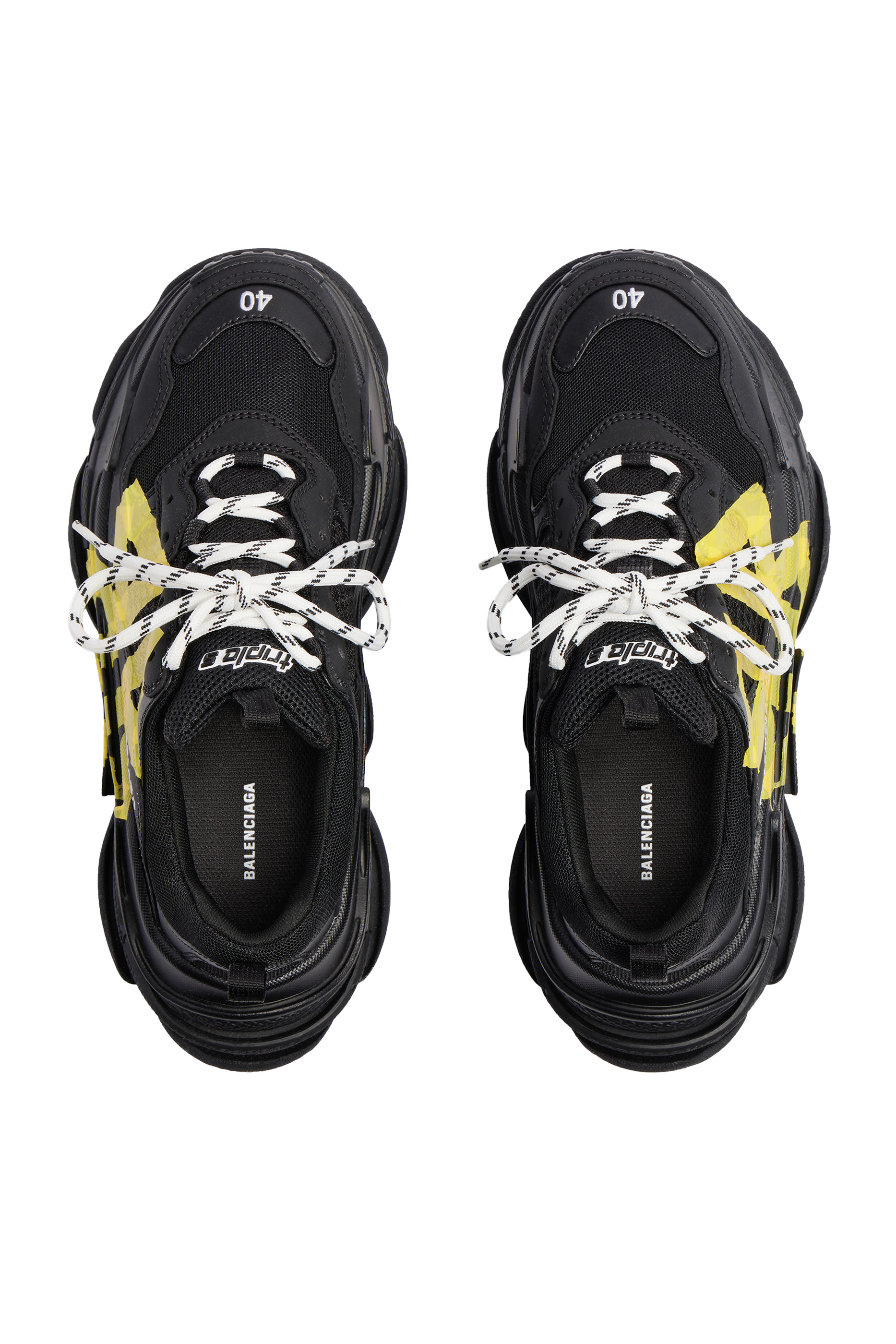 سنيكرز تريبل اس بشريط