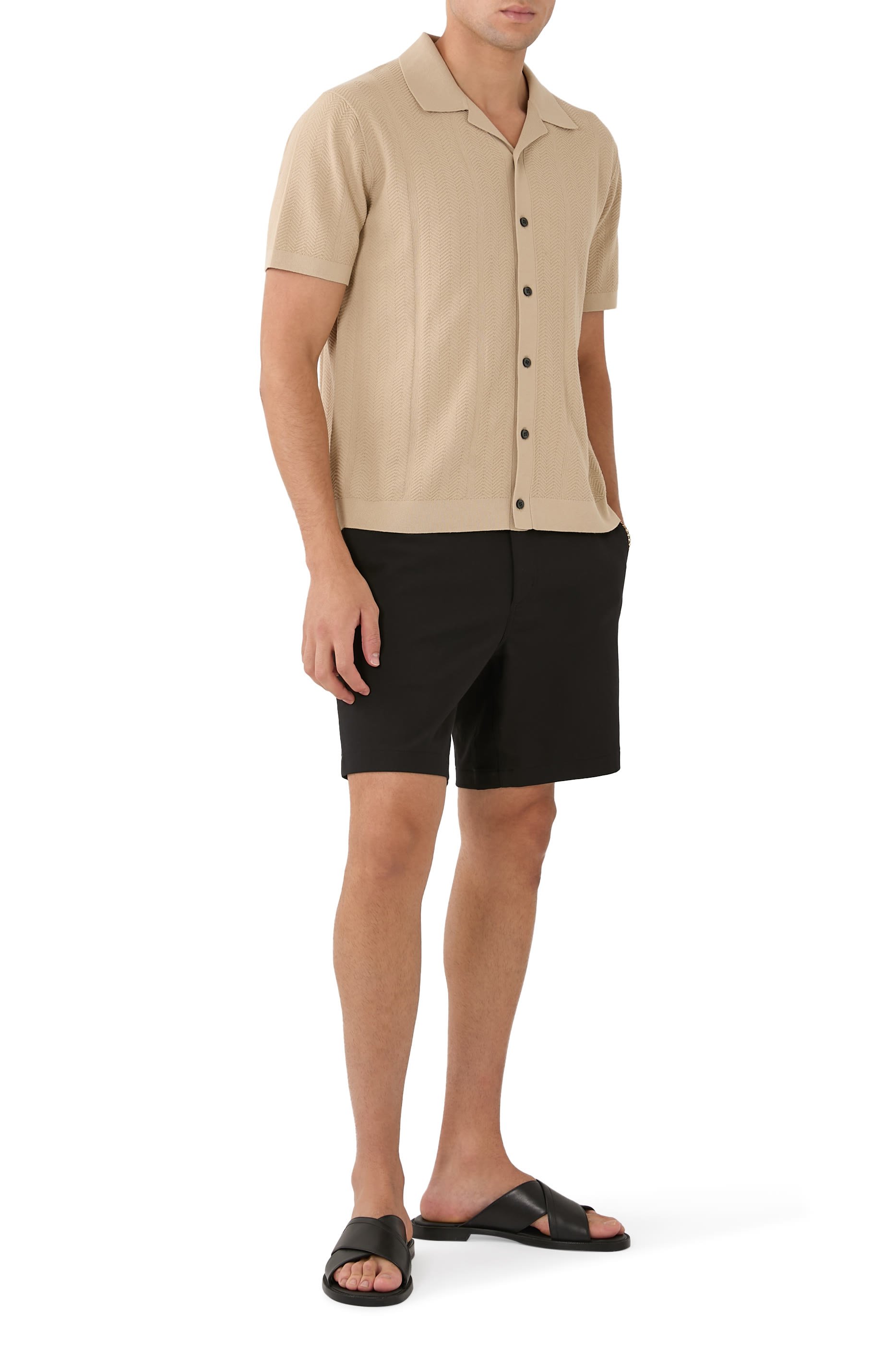 قميص بياقة مطوية