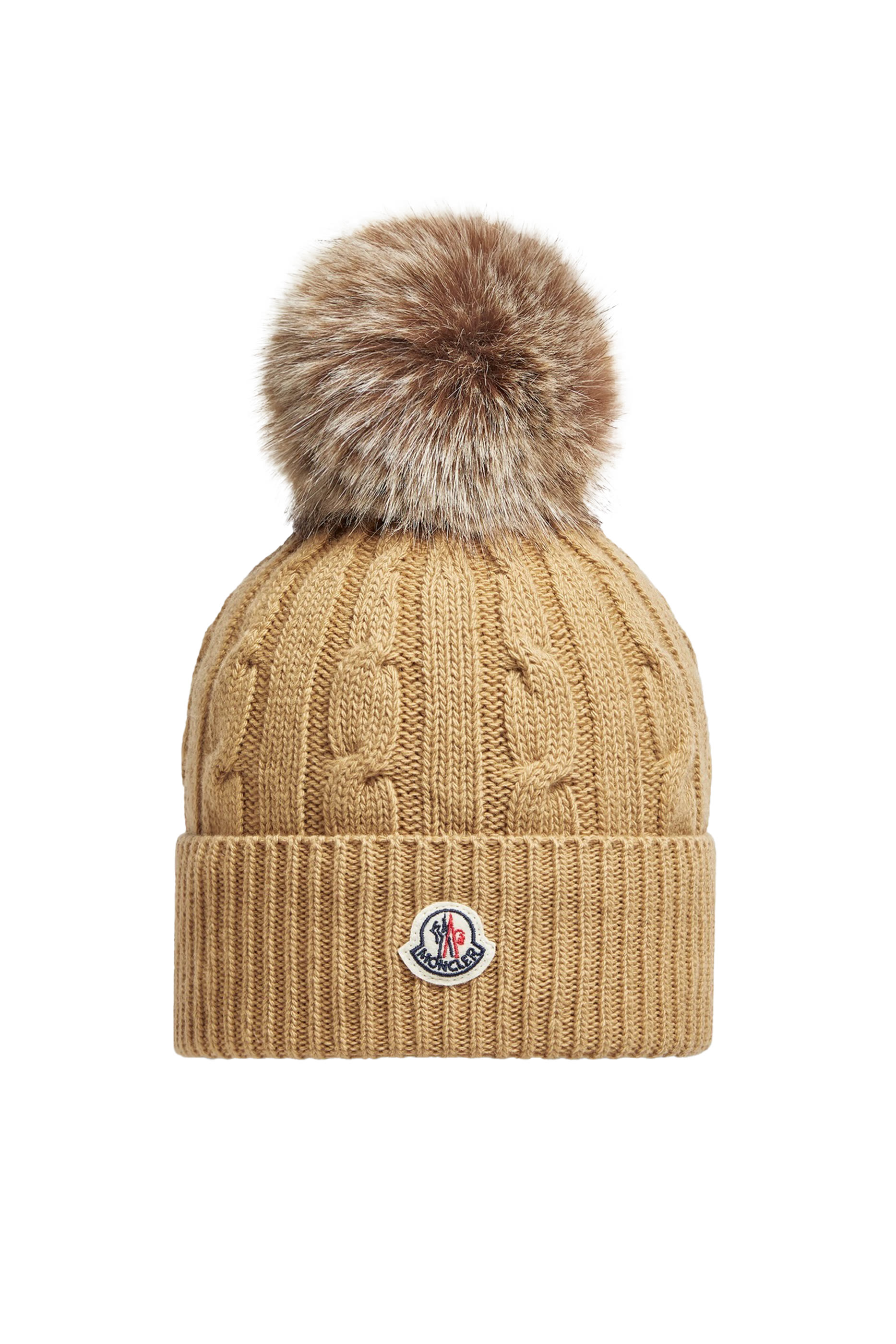 قبعة بيني بزخارف بوم بوم