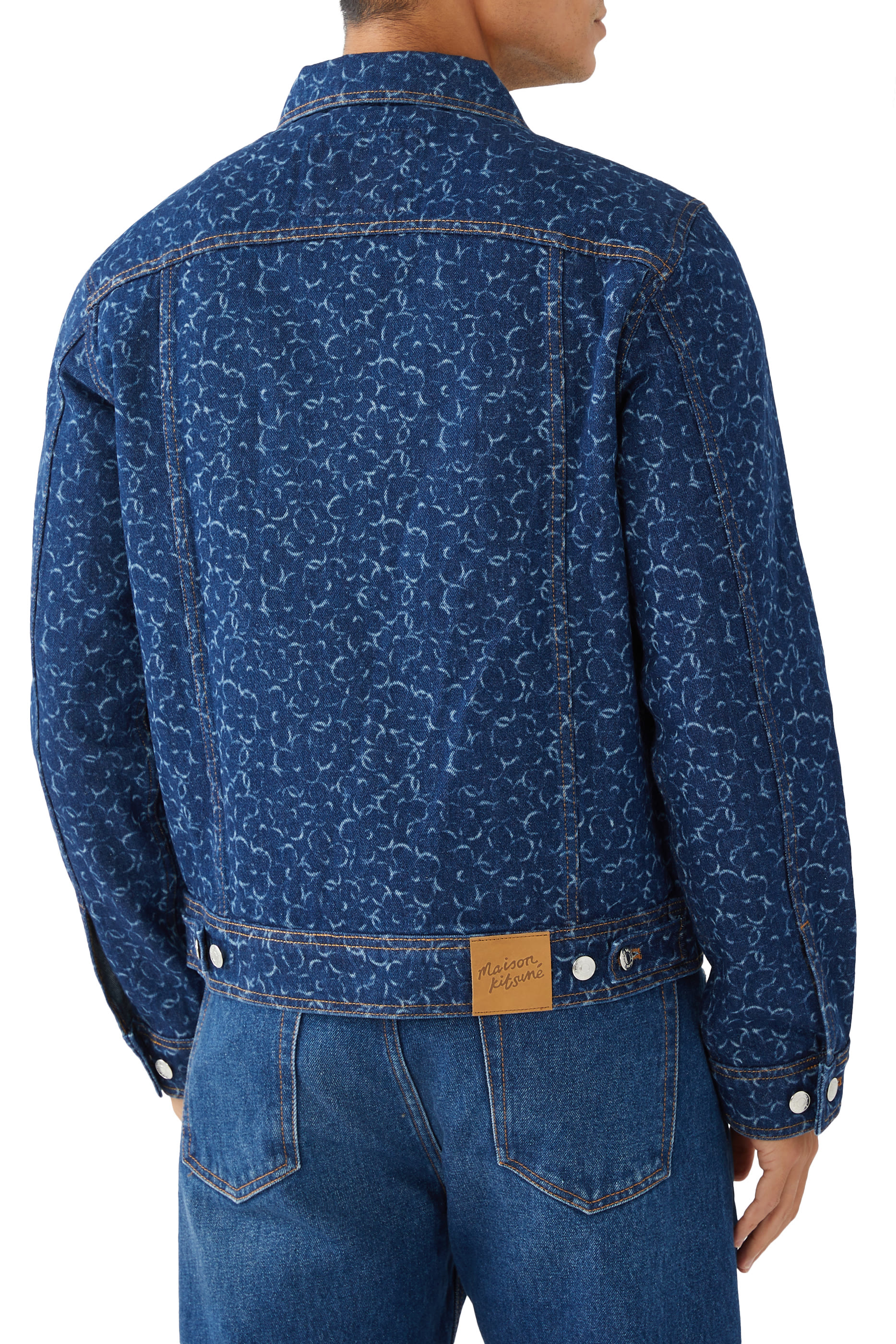 جاكيت دنيم بقصة مستقيمة