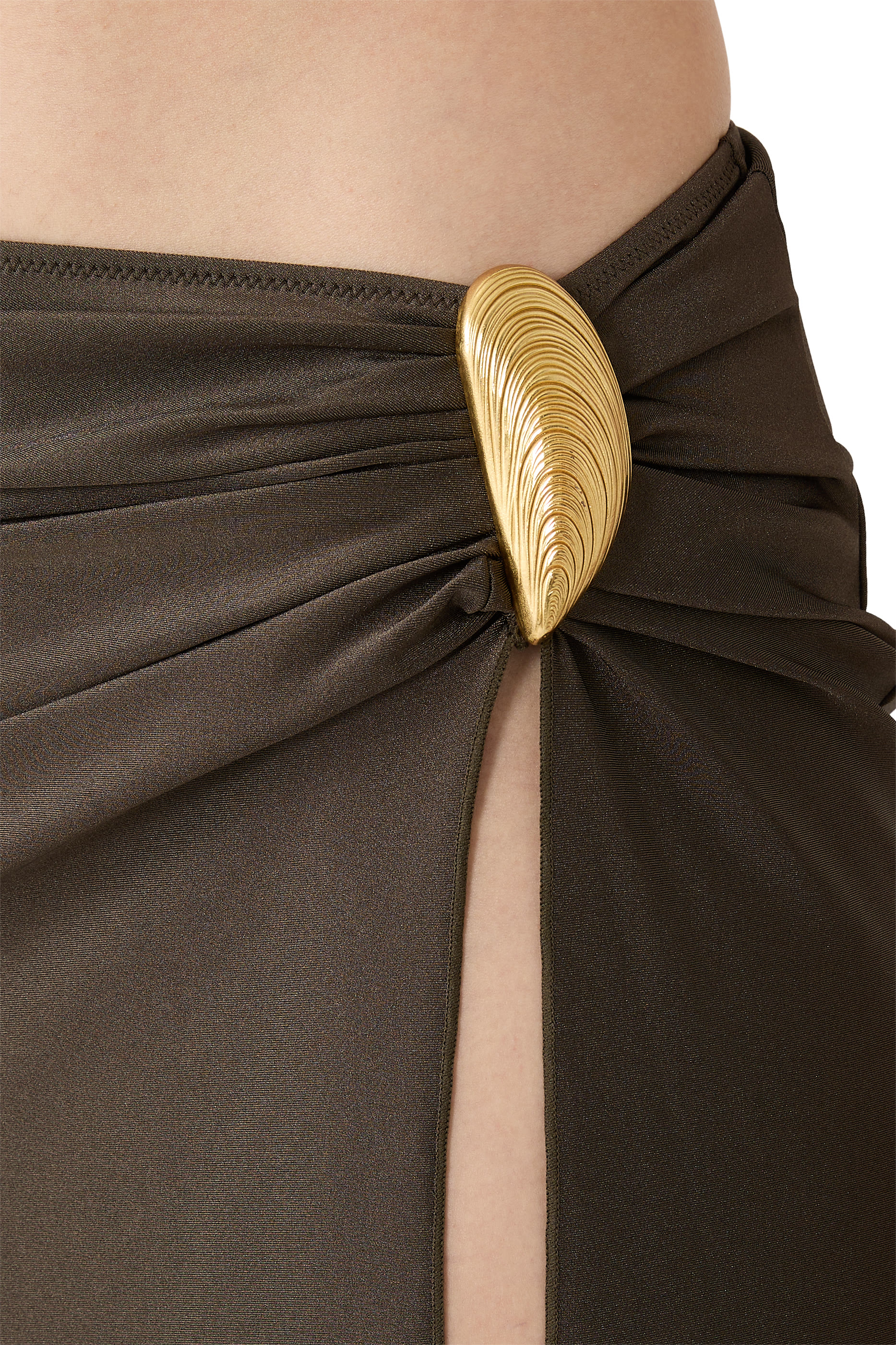 تنورة إيانا متوسطة الطول بحلية بتصميم صدفة