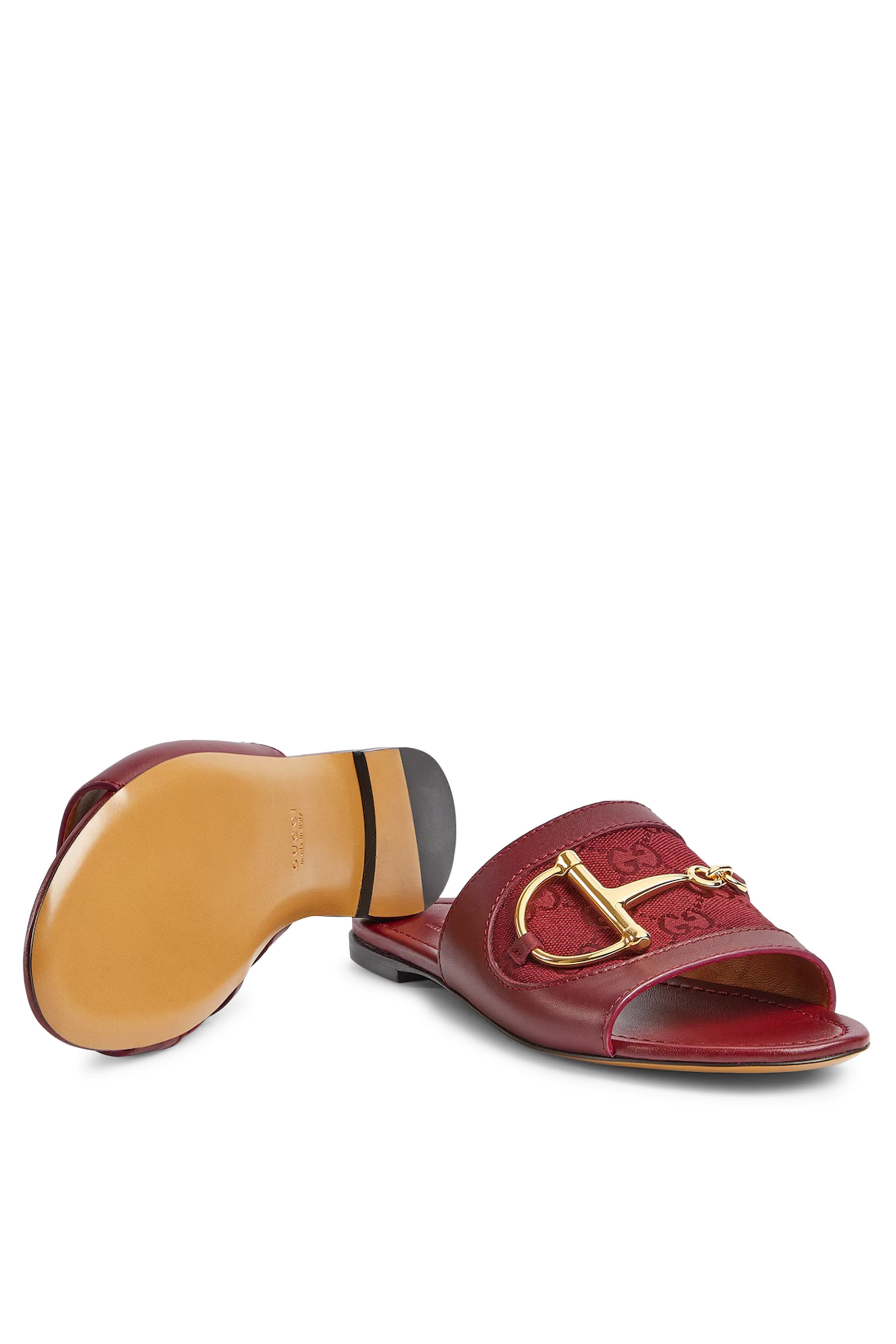 حذاء مفتوح من الخلف بحلية لجام الحصان