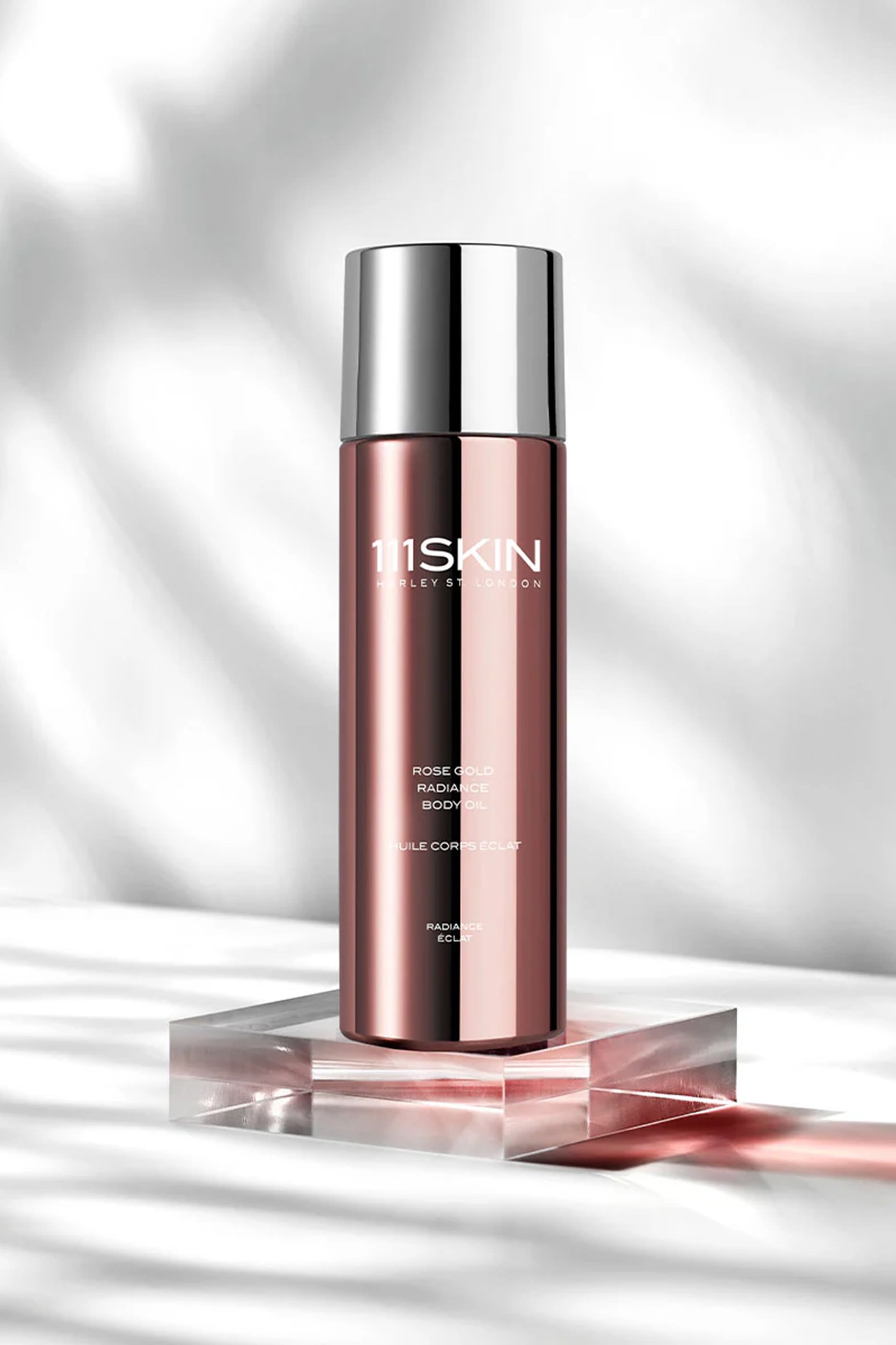 زيت الجسم بالذهب والورد لتعزيز إشراقة البشرة