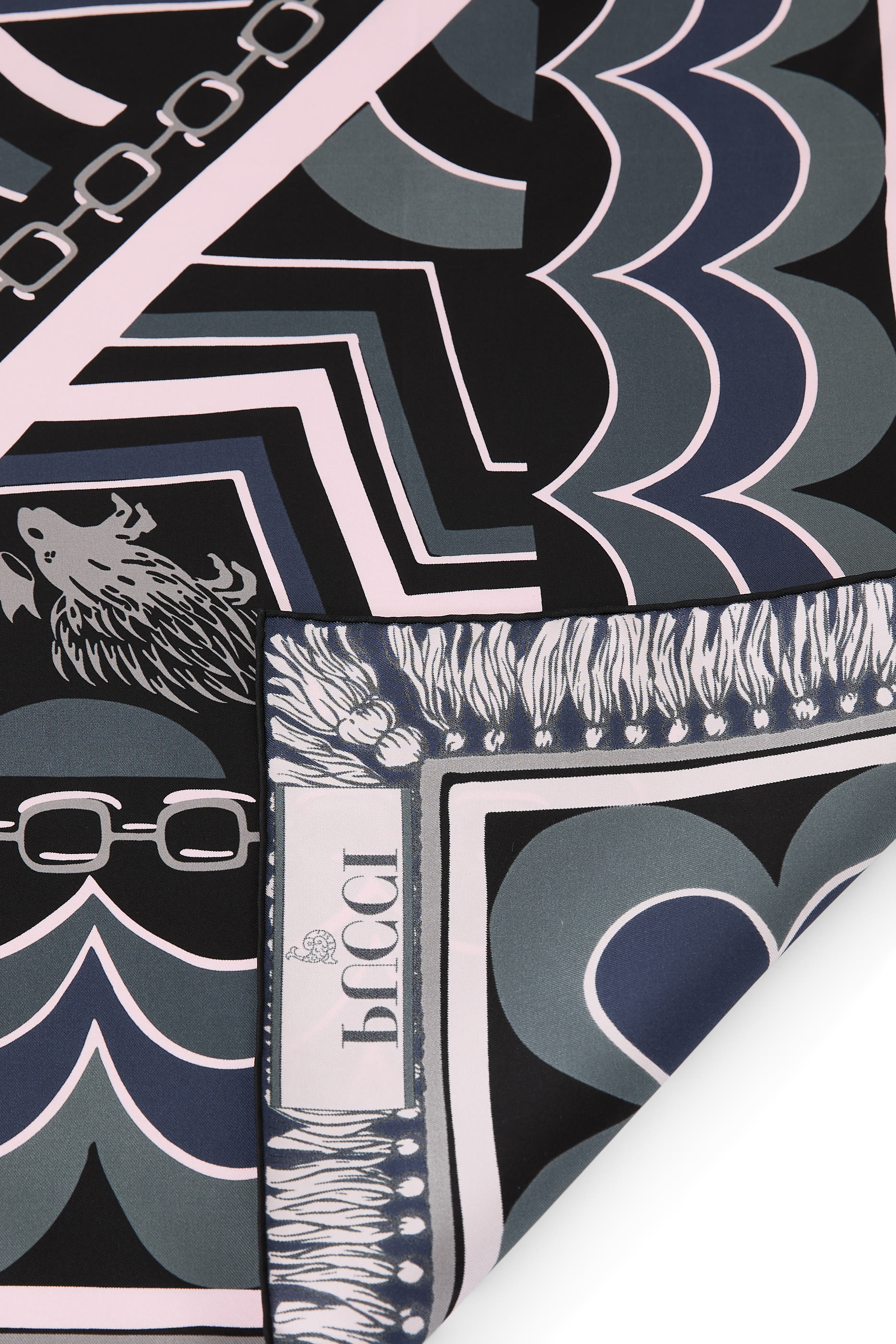 وشاج مربع بطبعة إستريتشي حرير