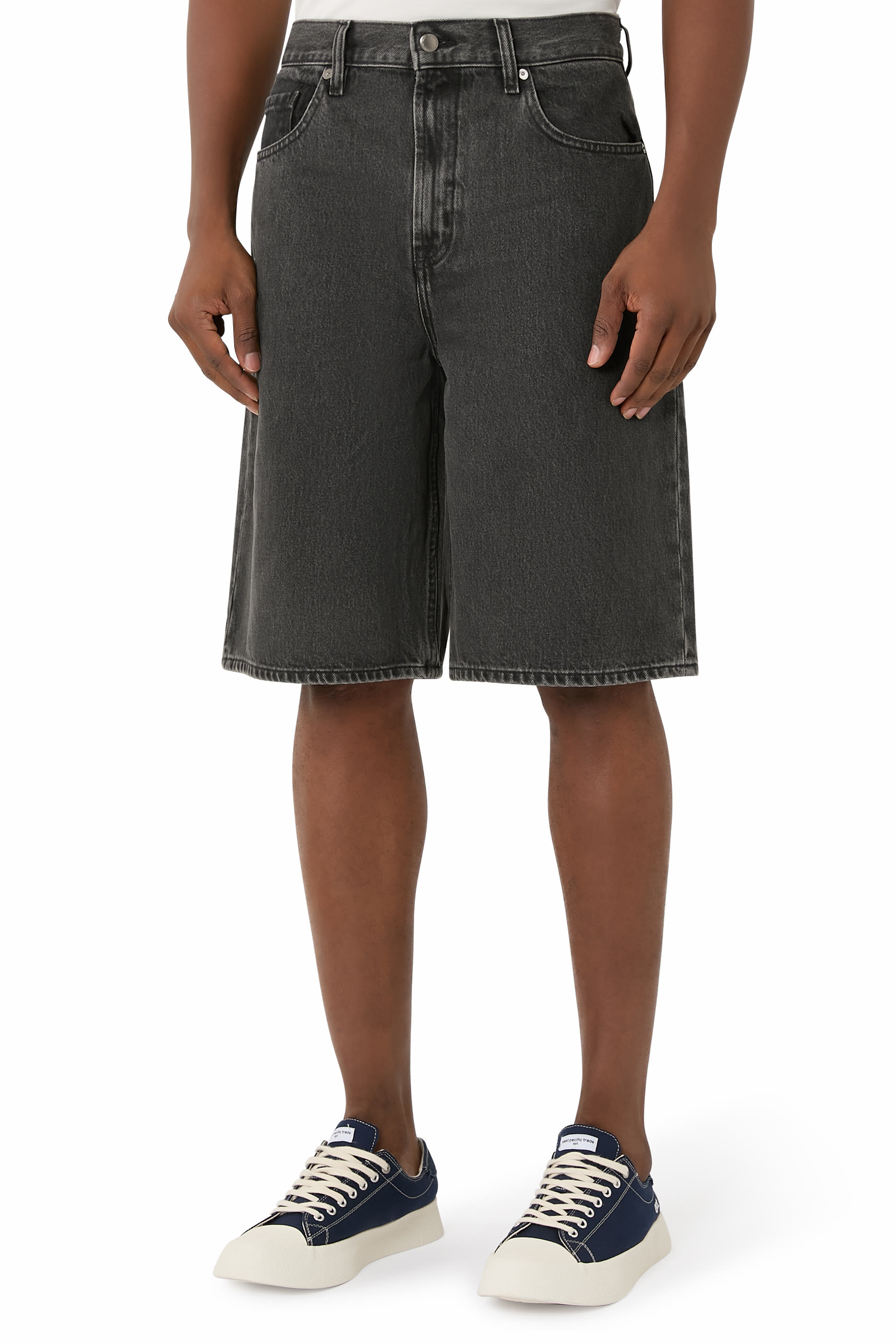 شورت بقصة ساق واسعة دنيم