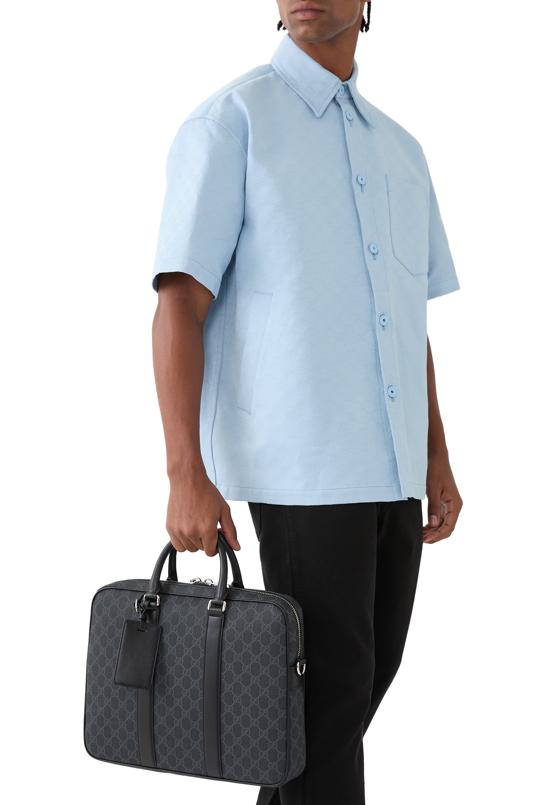 حافظة مستندات صغيرة بحمالة كتف وشعار الماركة