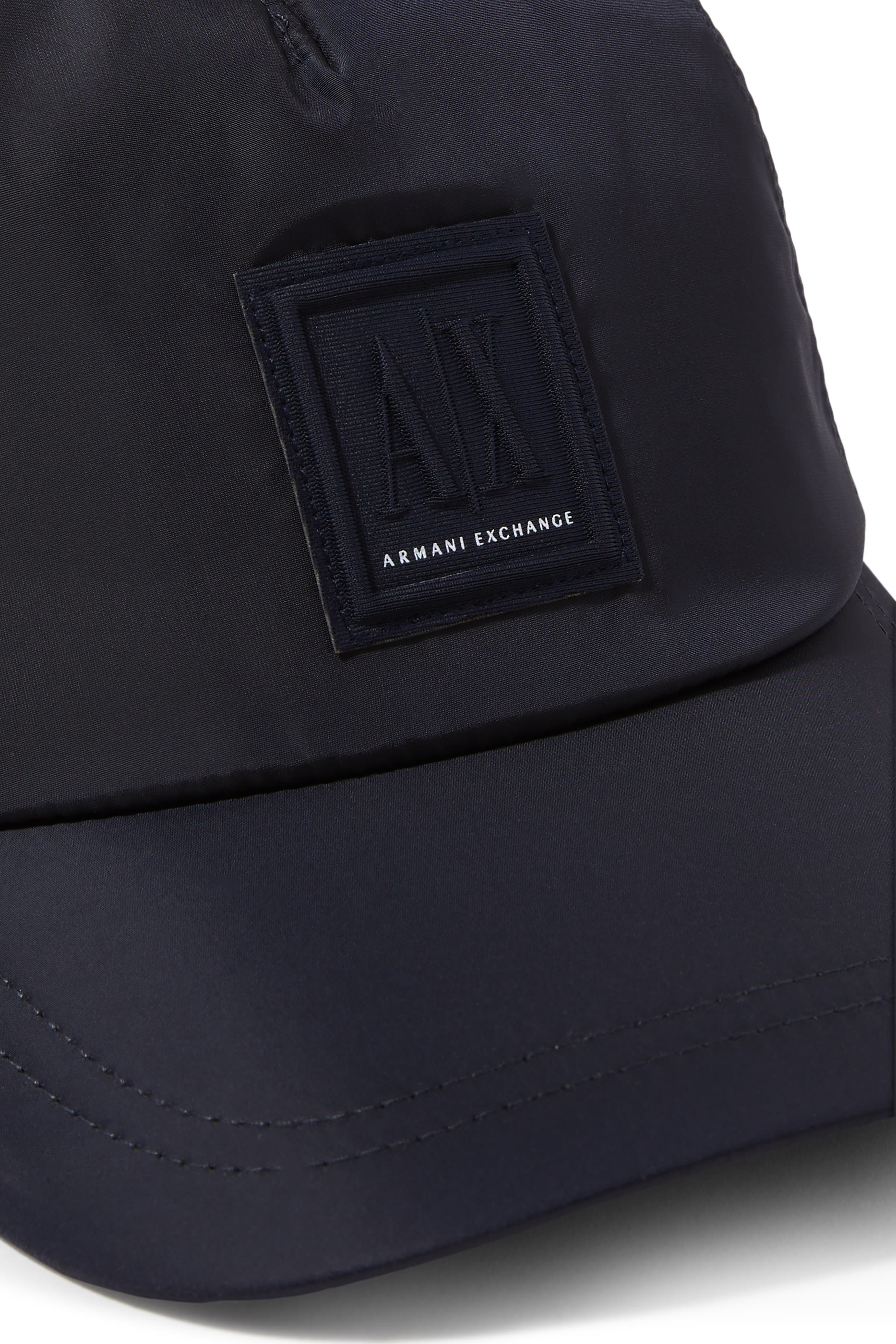 كاب بايسبول بشعار الماركة