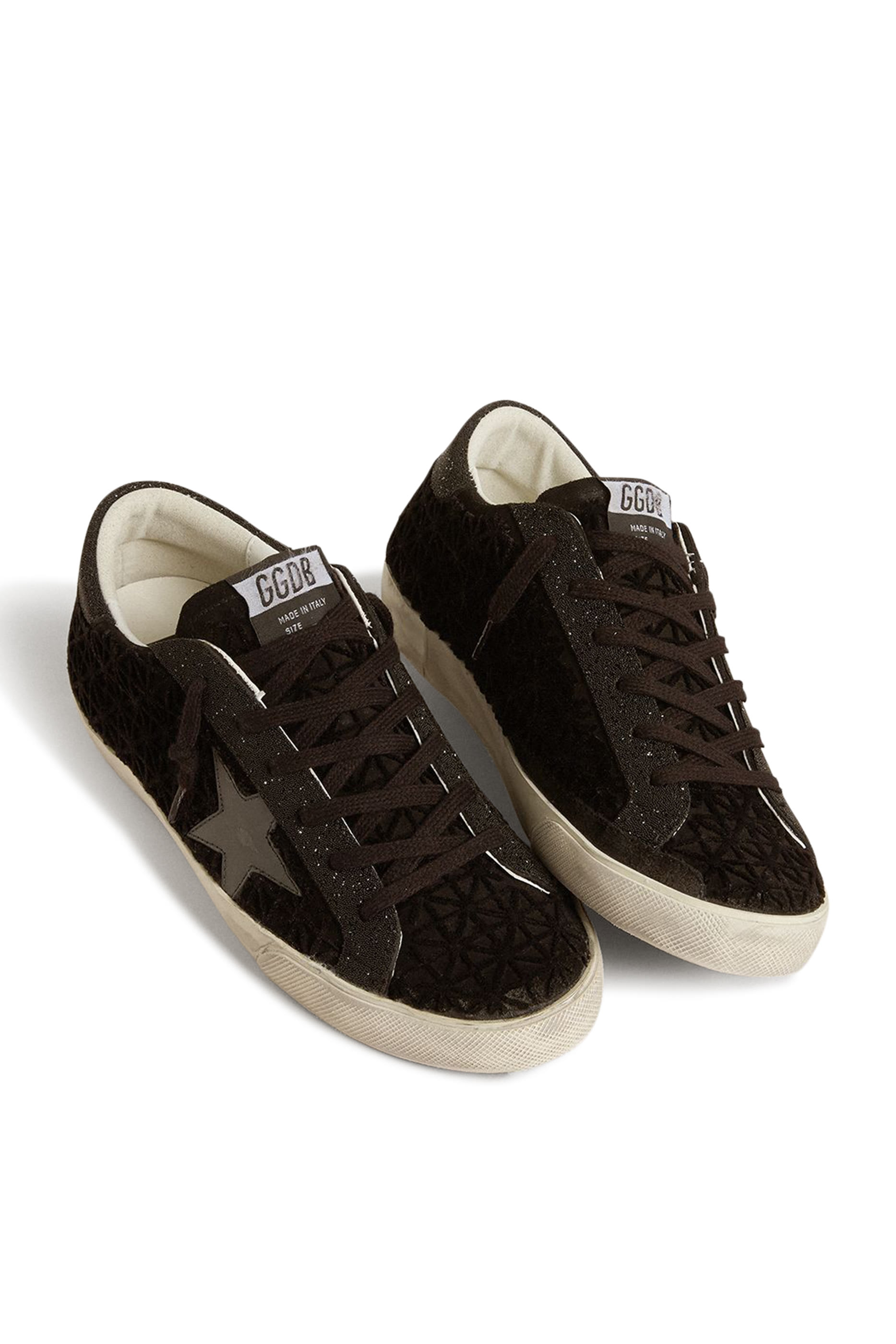 سنيكرز سوبر ستار