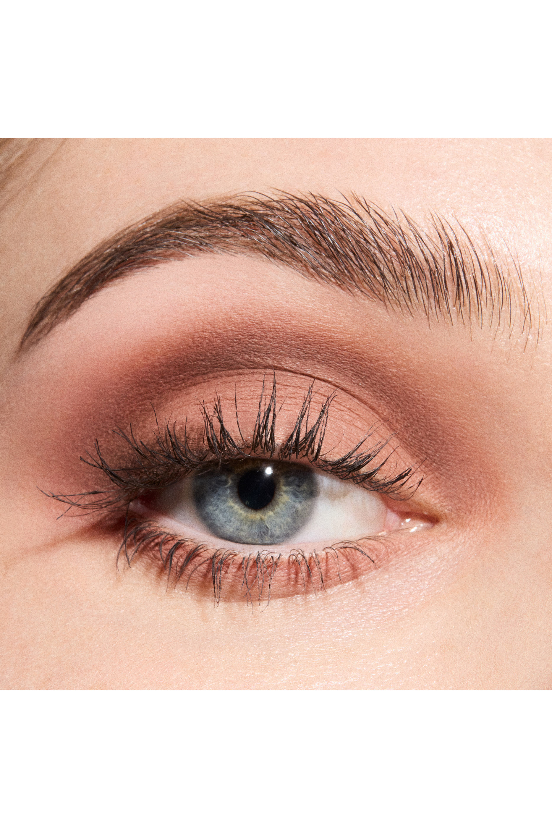 كونتور غير لامع متعدد الاستخدامات بتركيبة سائلة