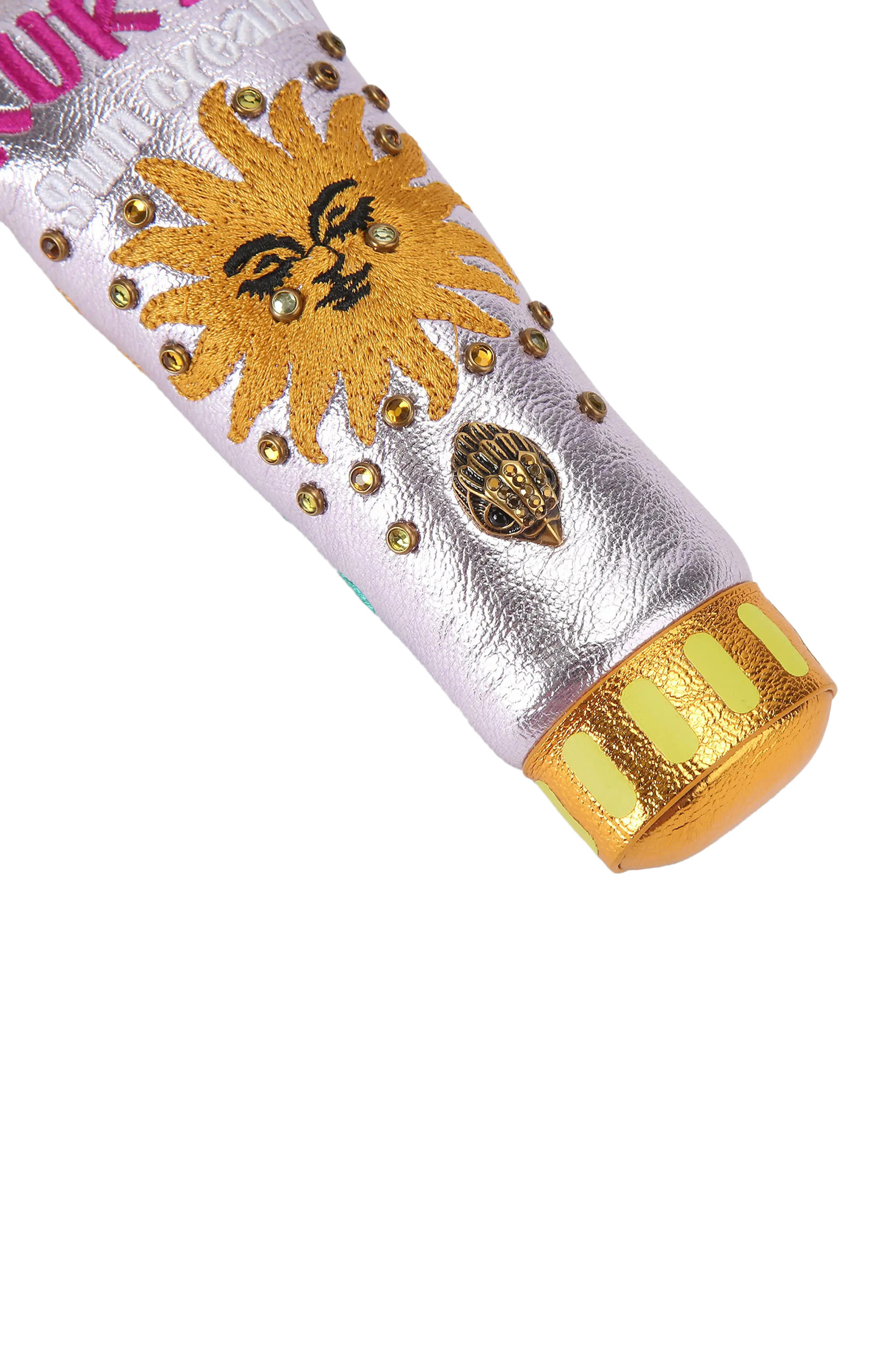 حلية بتصميم واقي شمس