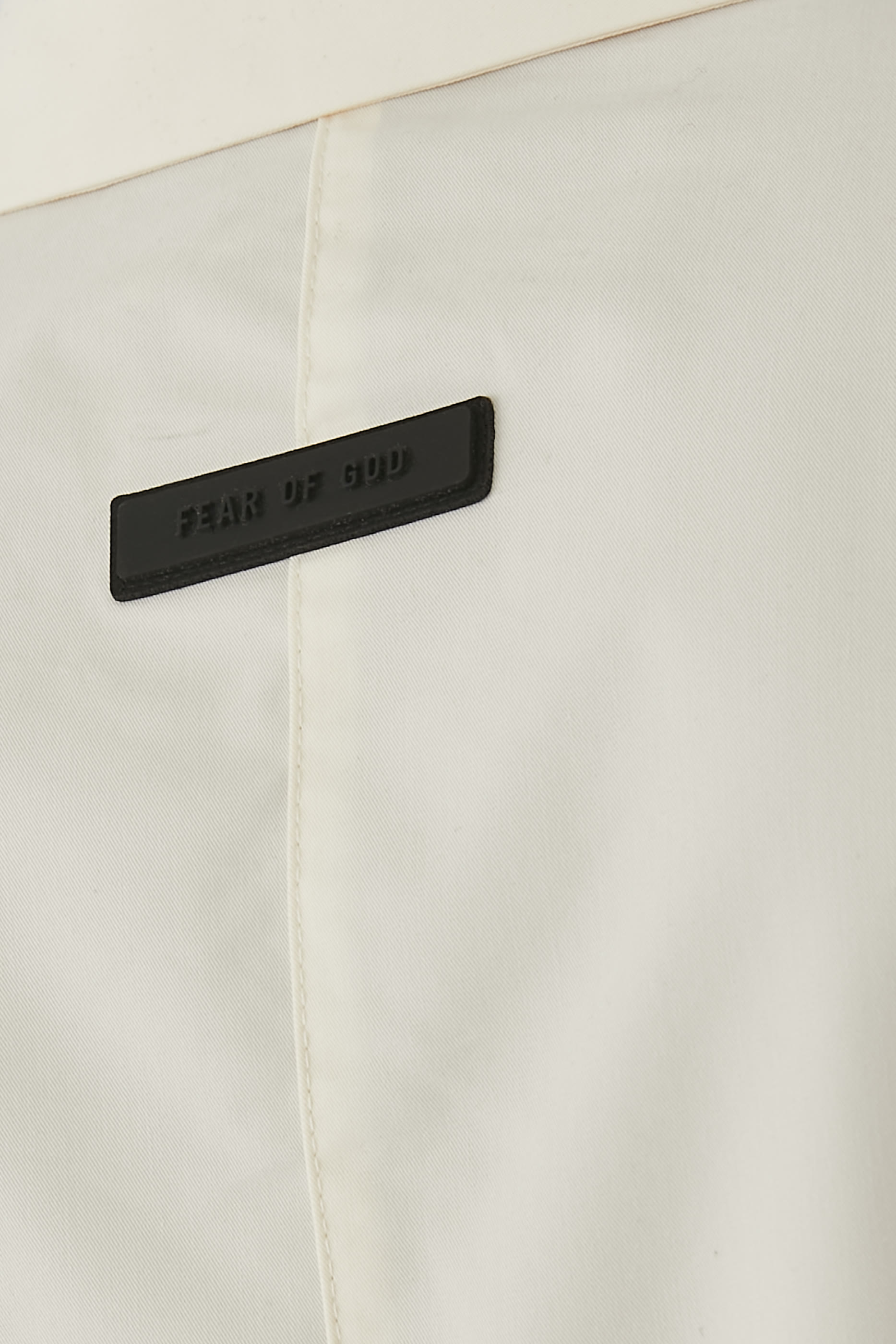 تيشيرت بأزرار إغلاق