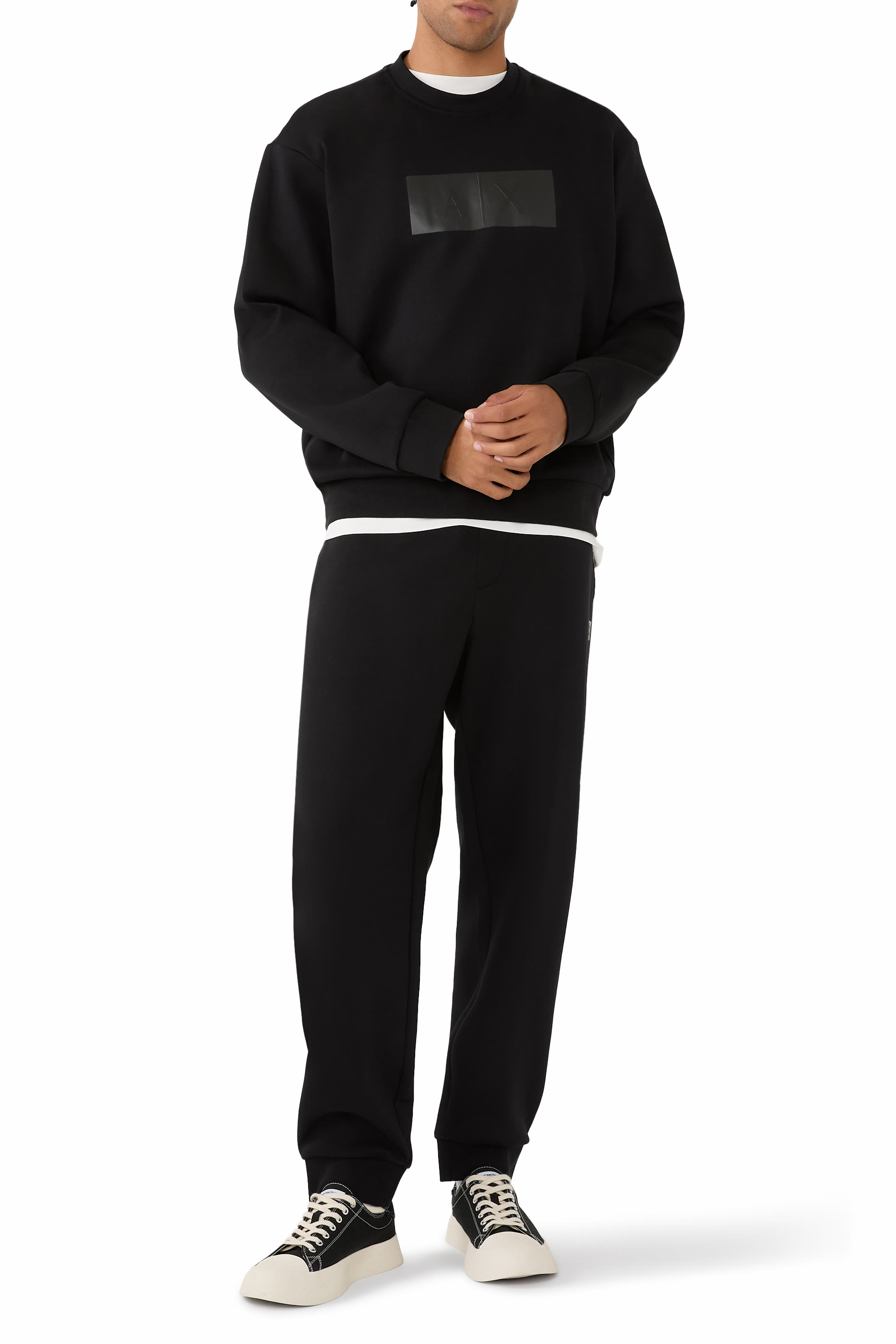 سويت شيرت بياقة ضيقة وشعار الماركة فينيل