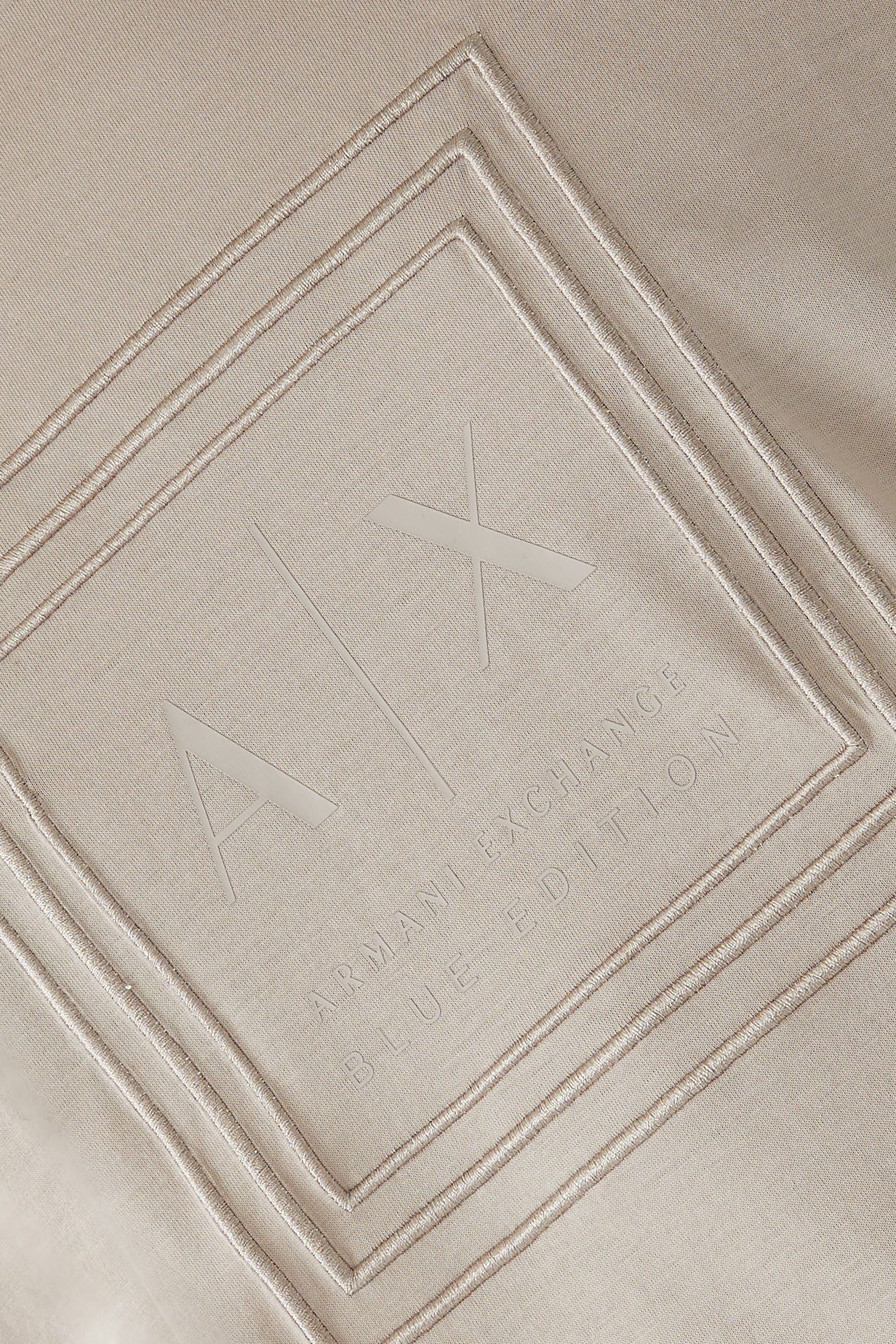 تيشيرت بشعار الماركة جيرسيه