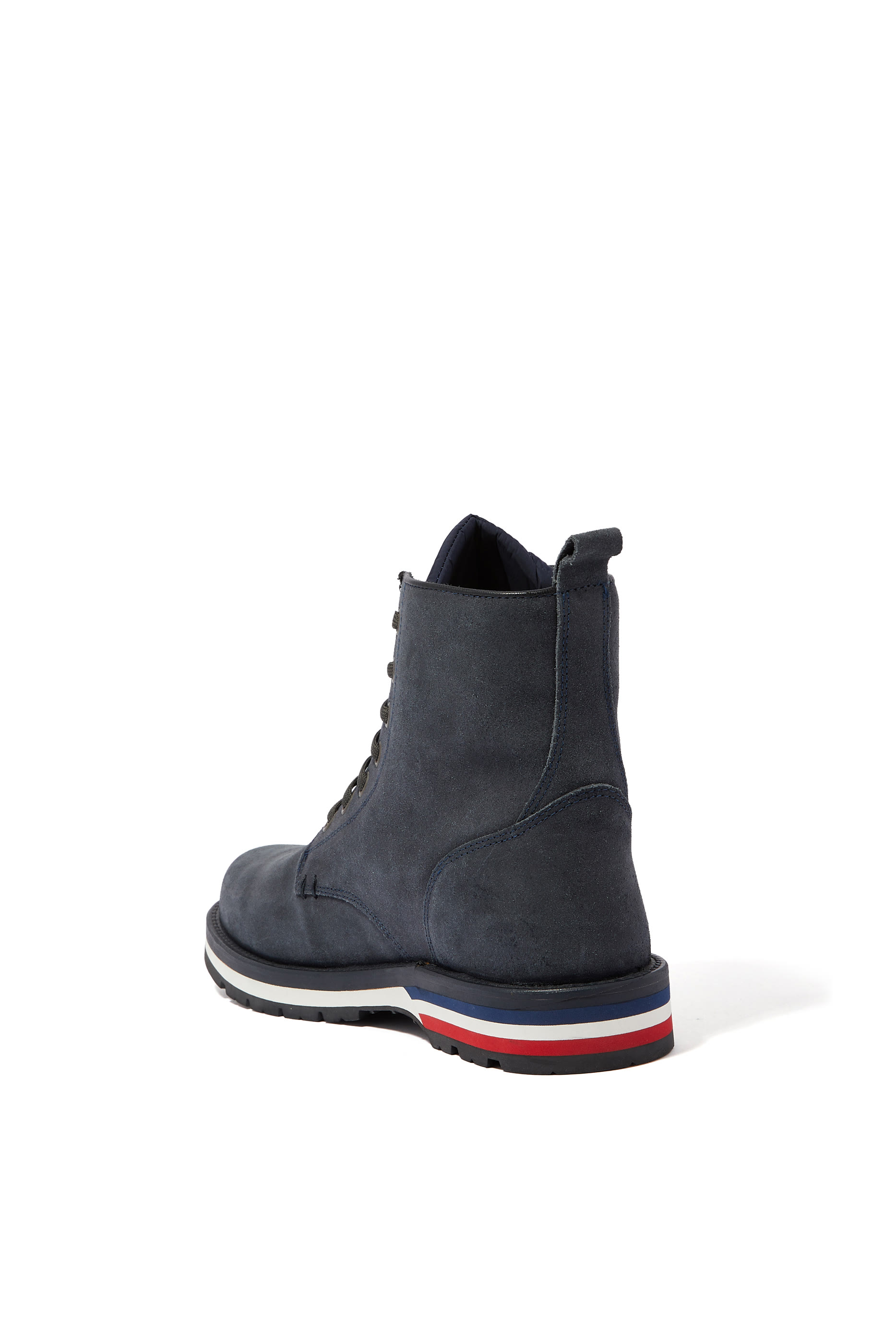 بوت فانكوفر بأربطة