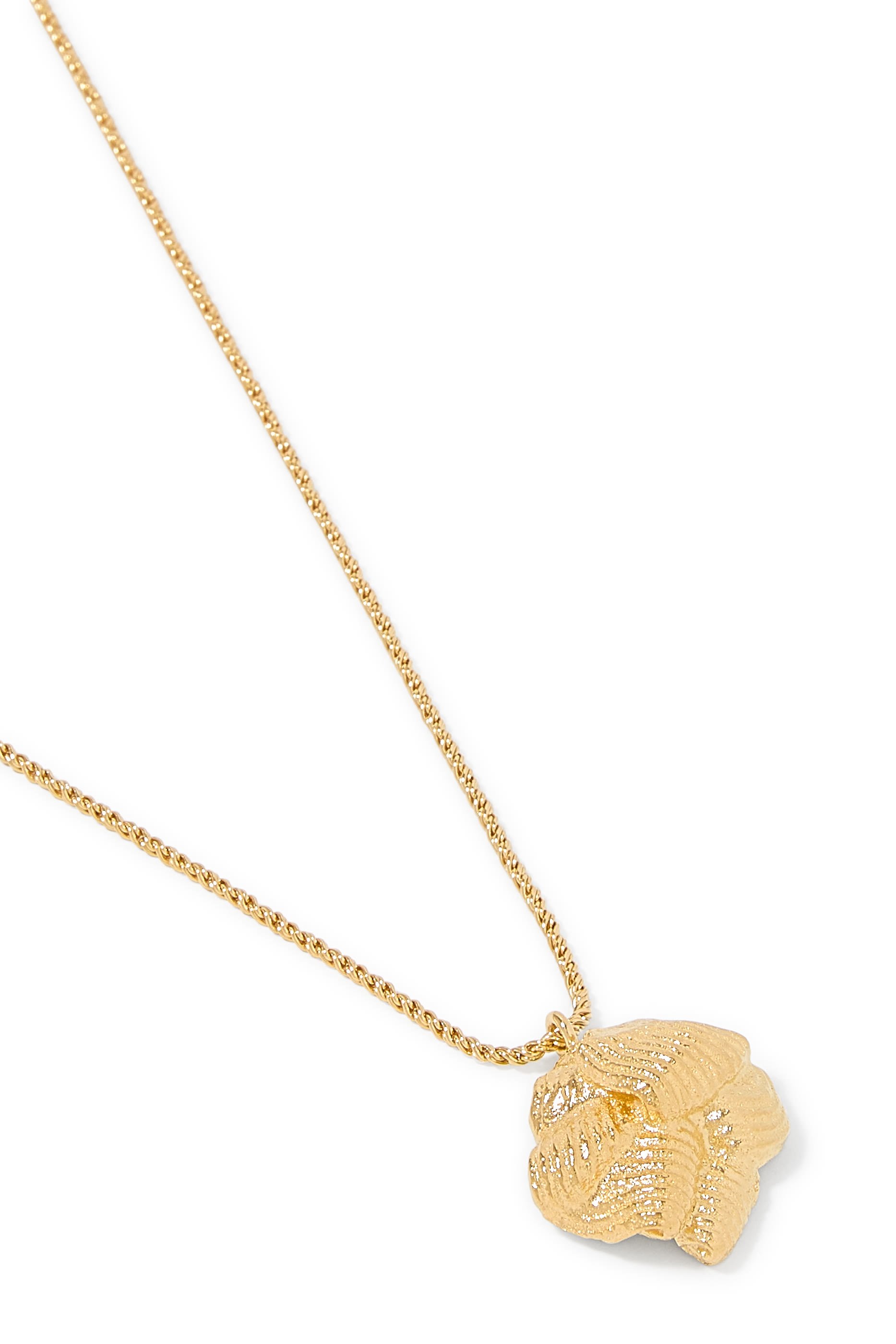 قلادة باتر كريم (أو ذا أيسينج اون ذا كيك)