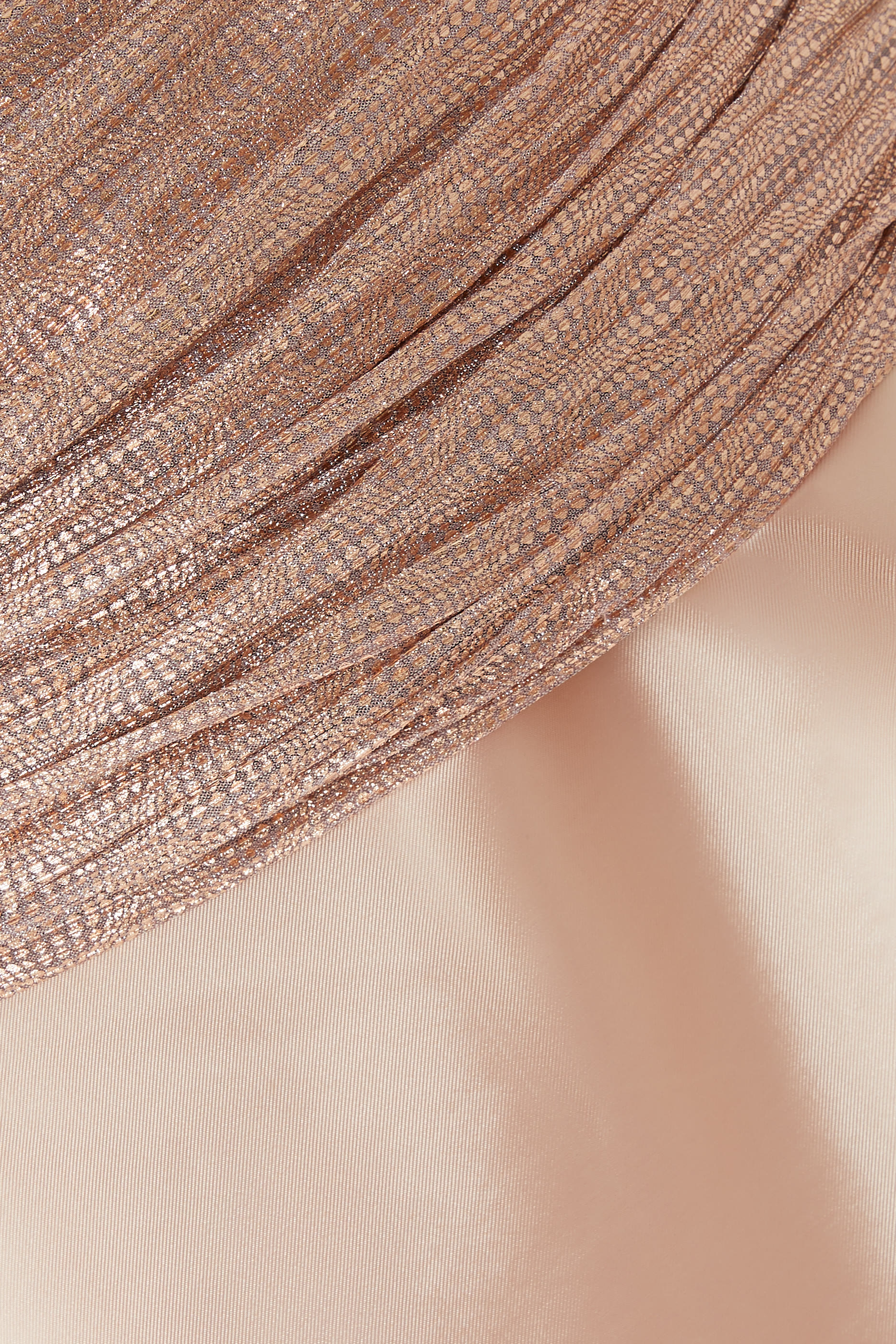 فستان بكاب وكشكش