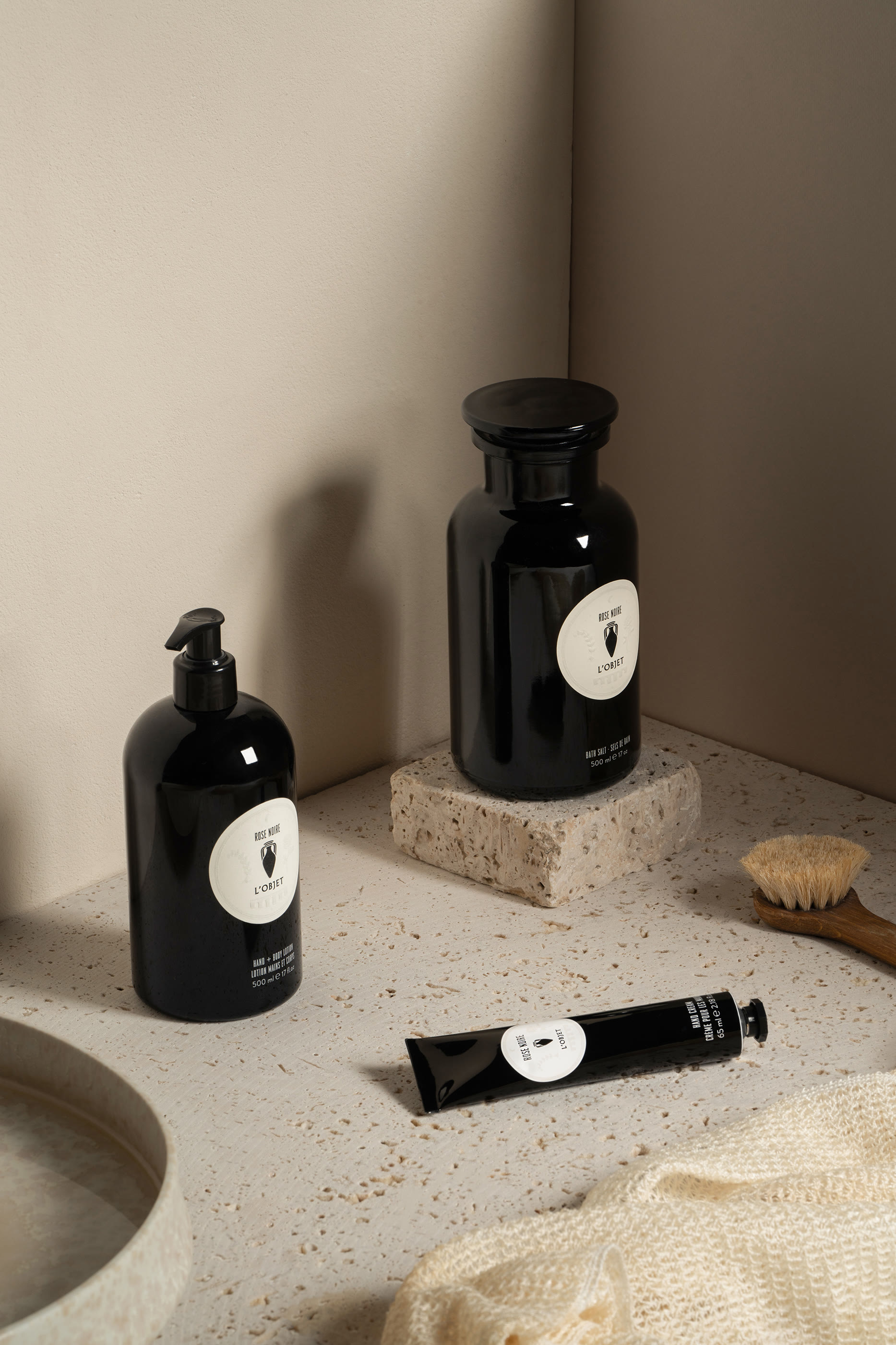 لوشن الجسم واليدين أبوثيكاري روز نوار