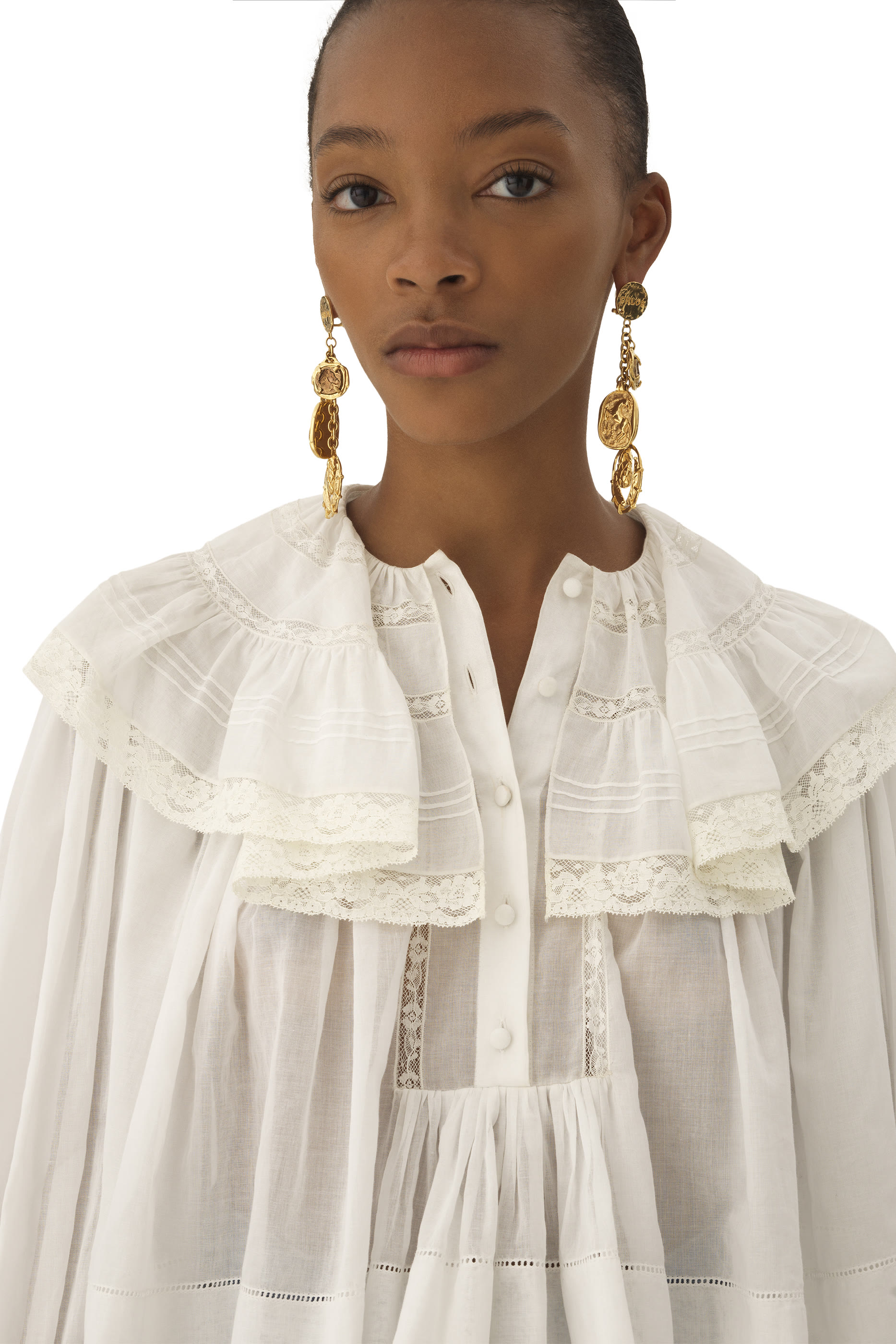 بلوزة قصيرة مزينة بكشكش