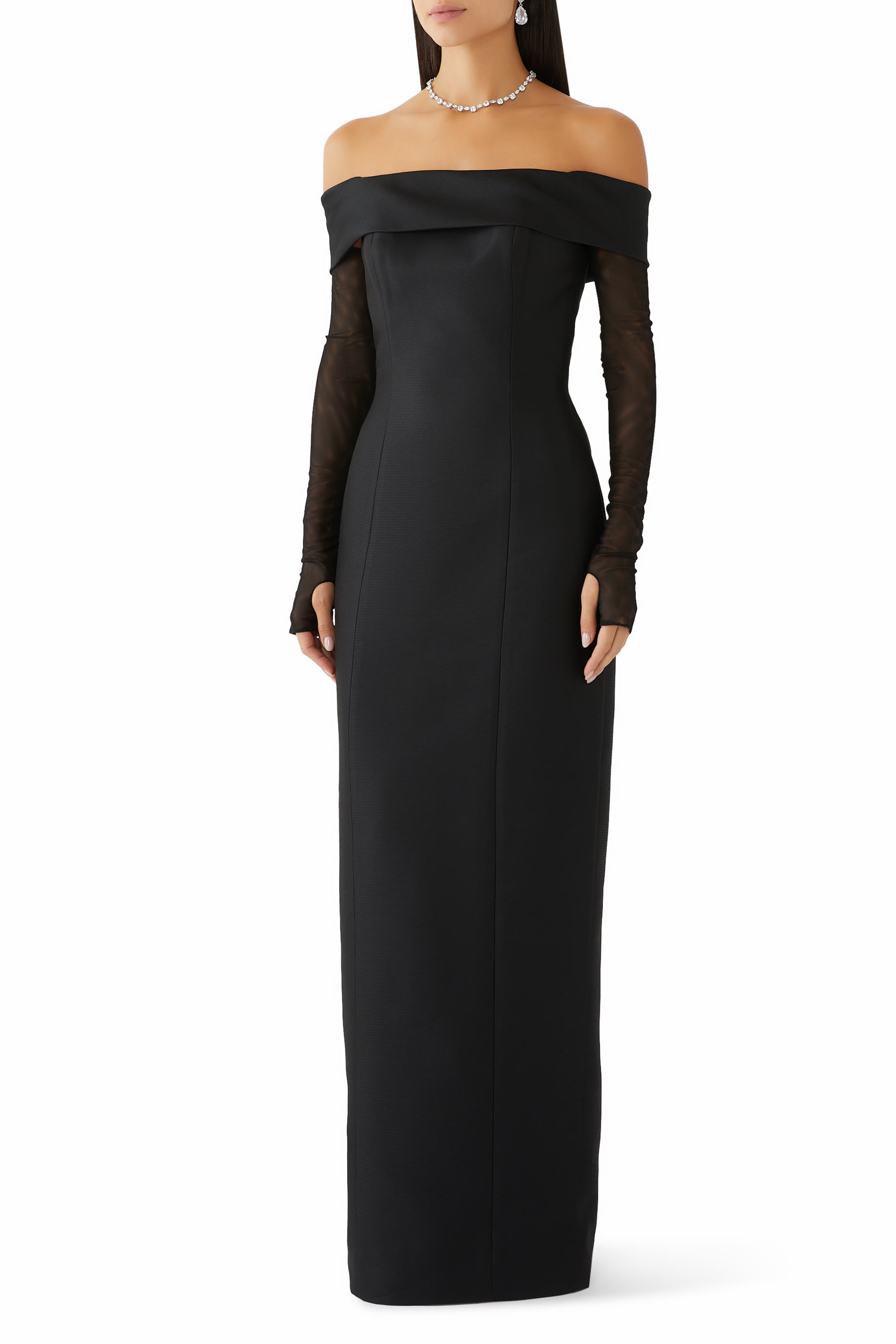 فستان ميكادو بيكيه بأكتاف مكشوفة وأكمام تول