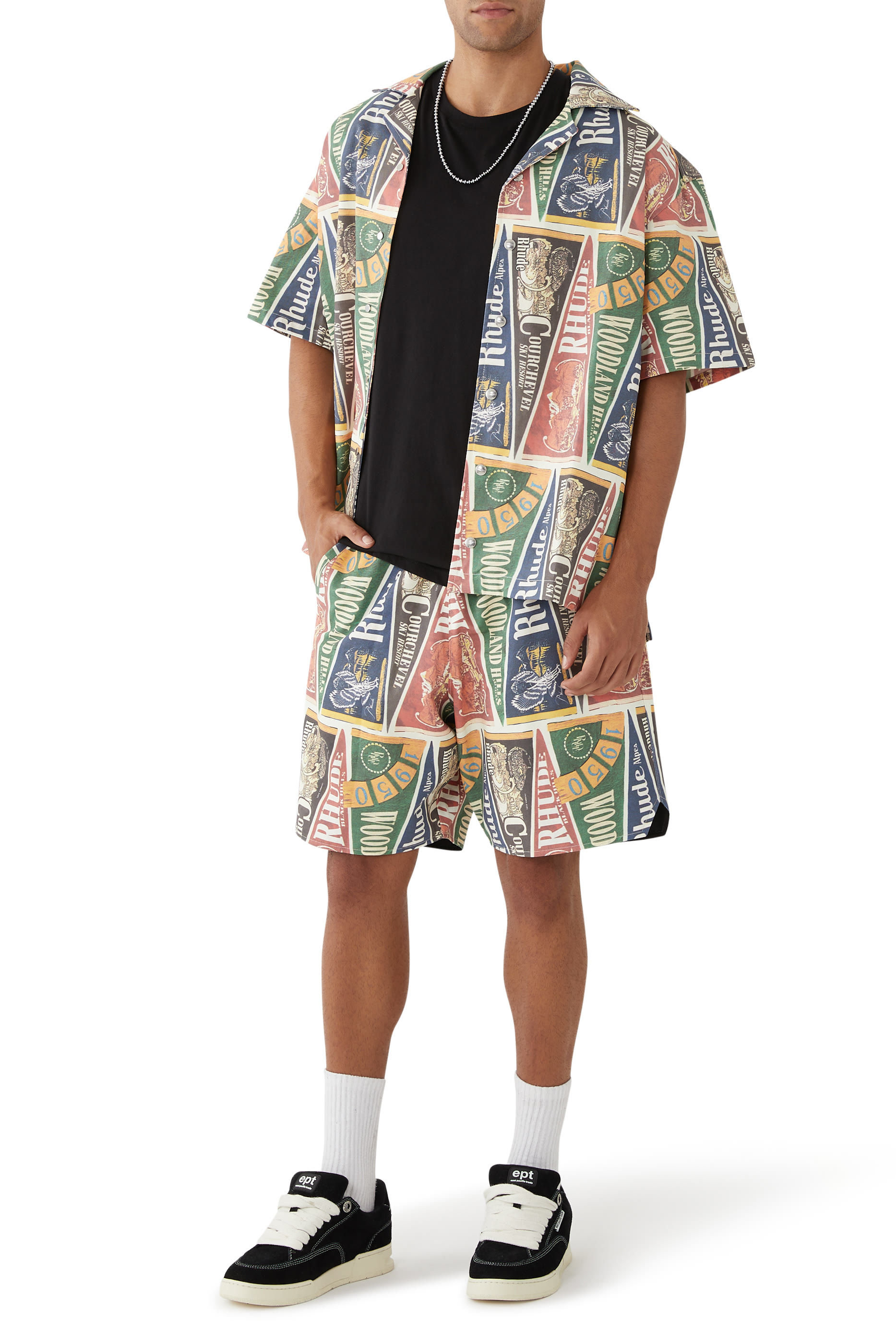 شورت بنقشة علم جامعي تويل