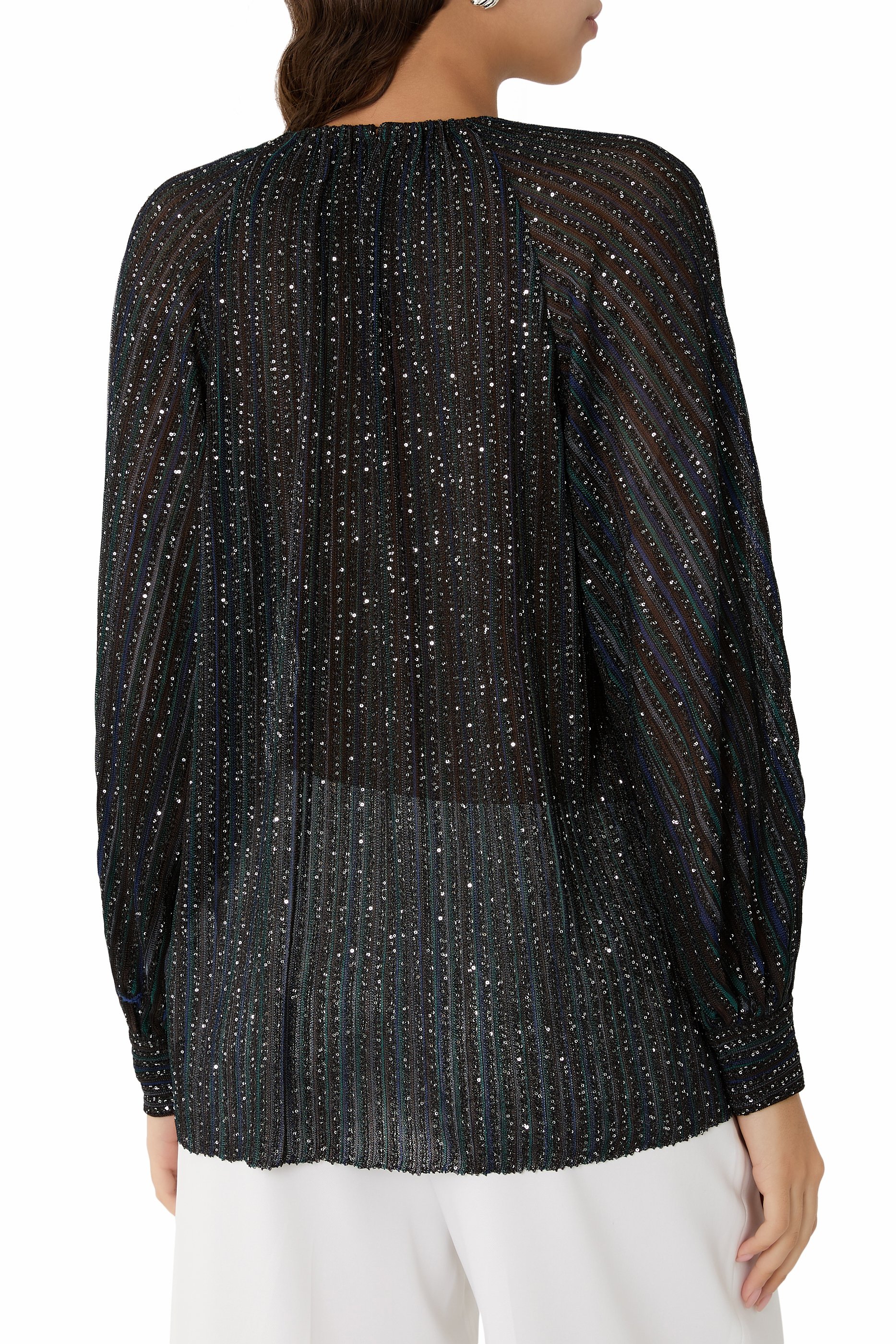 كنزة بقصة واسعة وياقة ضيقة بتصميم مخطط مزين بلاميه