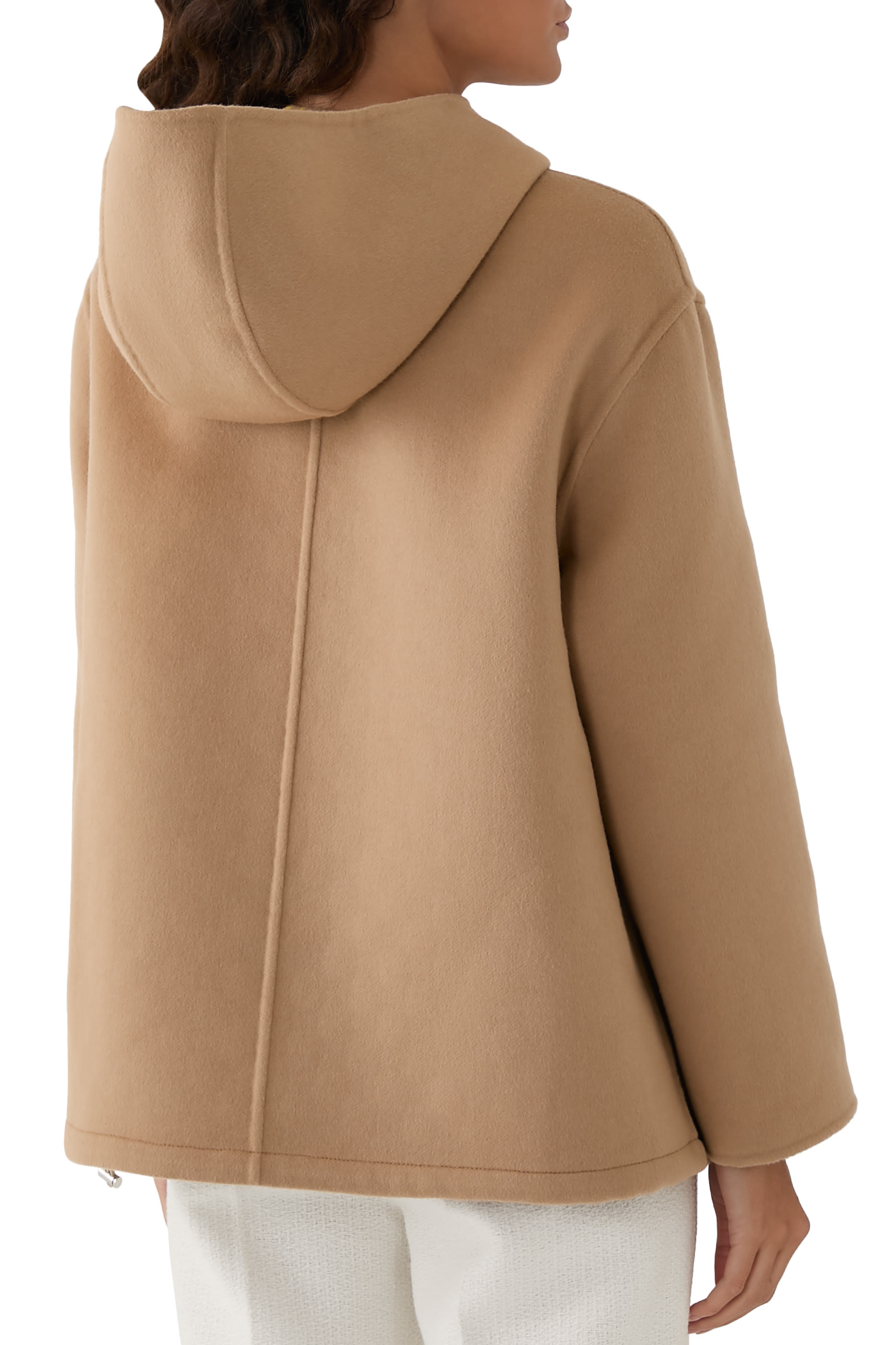 جاكيت بغطاء رأس مطرز صوف وحرير