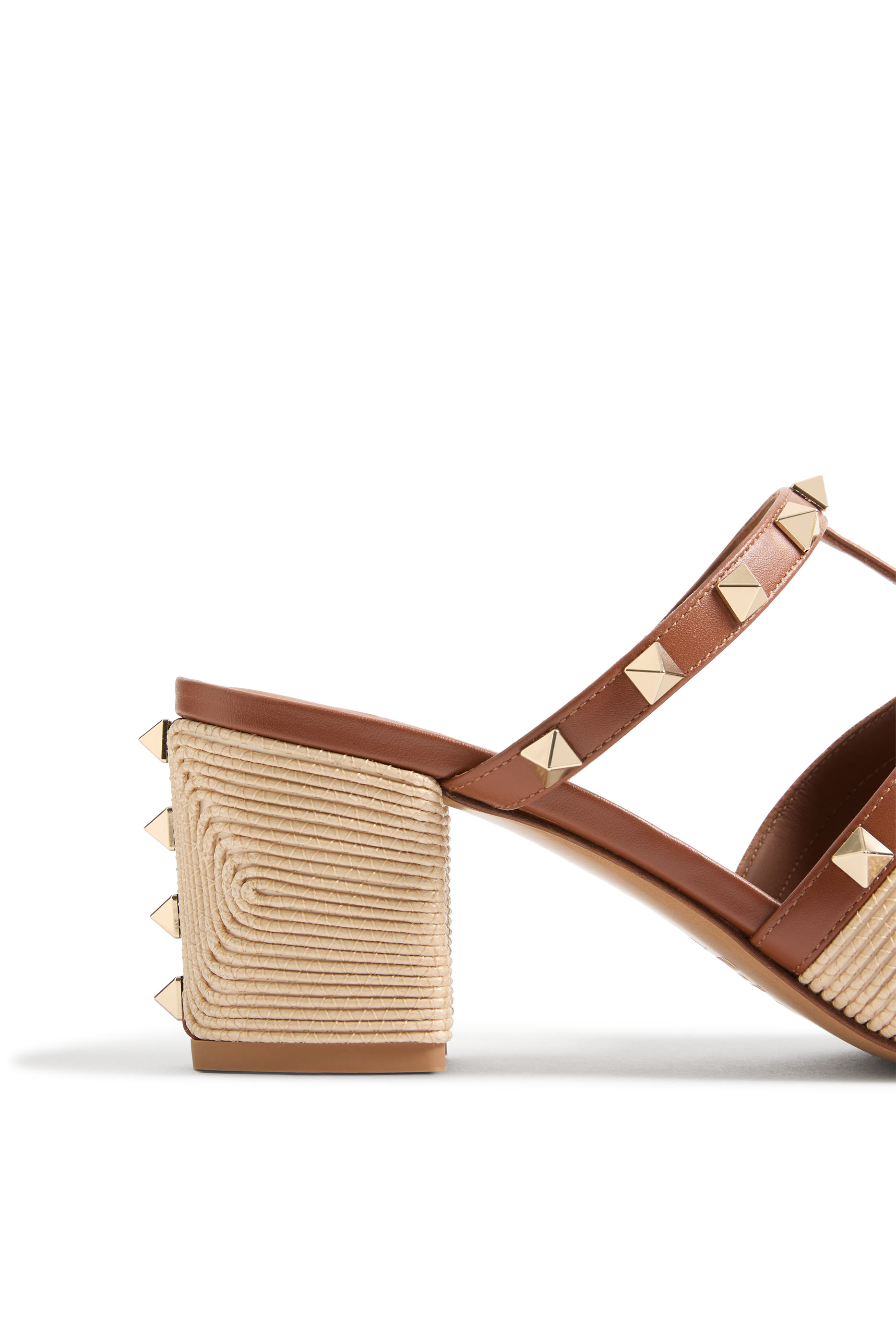 صندل 60 بحلي هرمية جلد عجل بتطريز كورنيلي