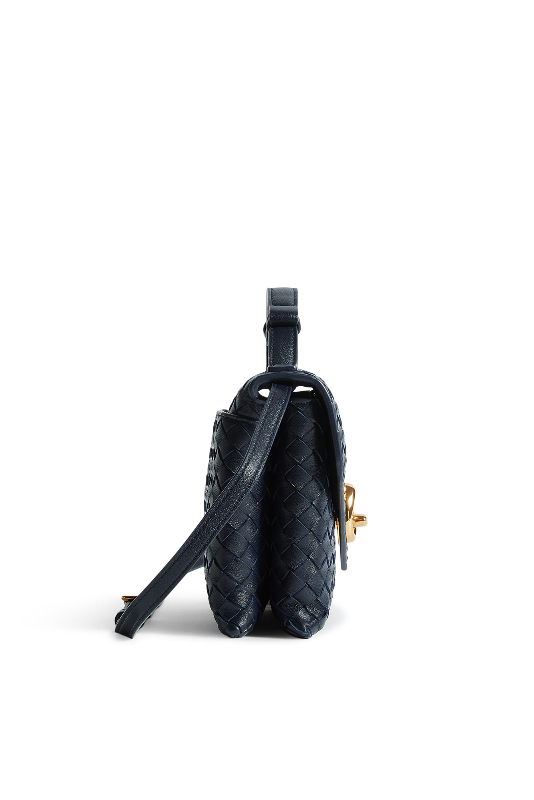 حقيبة كروس بقفل على شكل عقدة