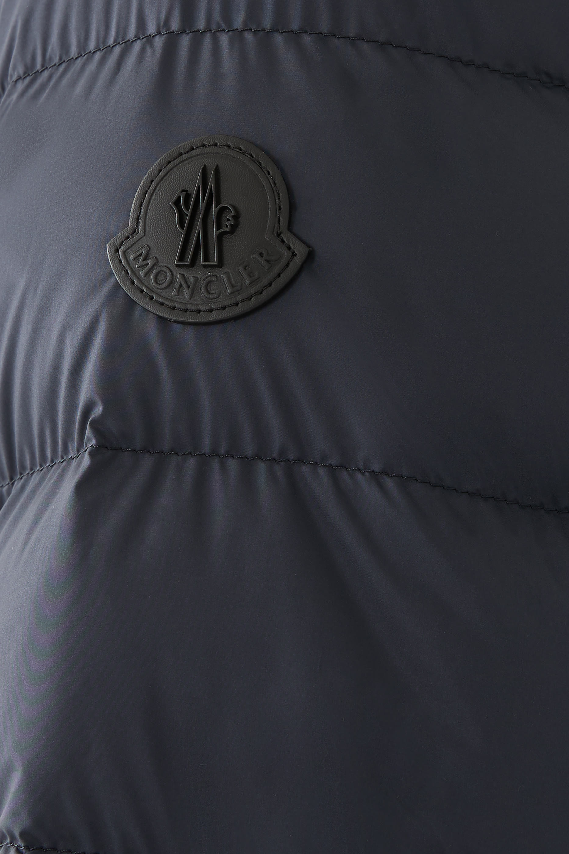 جاكيت سيستريير قصير مبطن بالزغب وبغطاء رأس