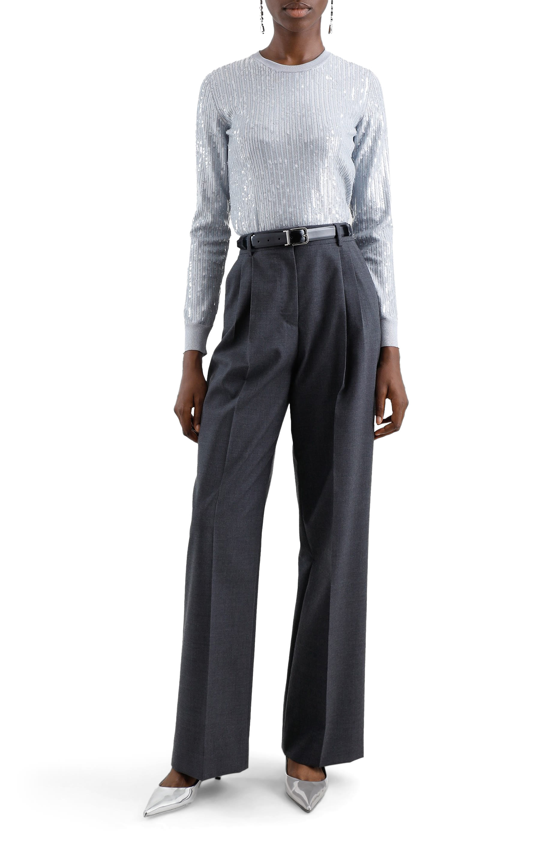 كنزة بياقة ضيقة مزين بترتر