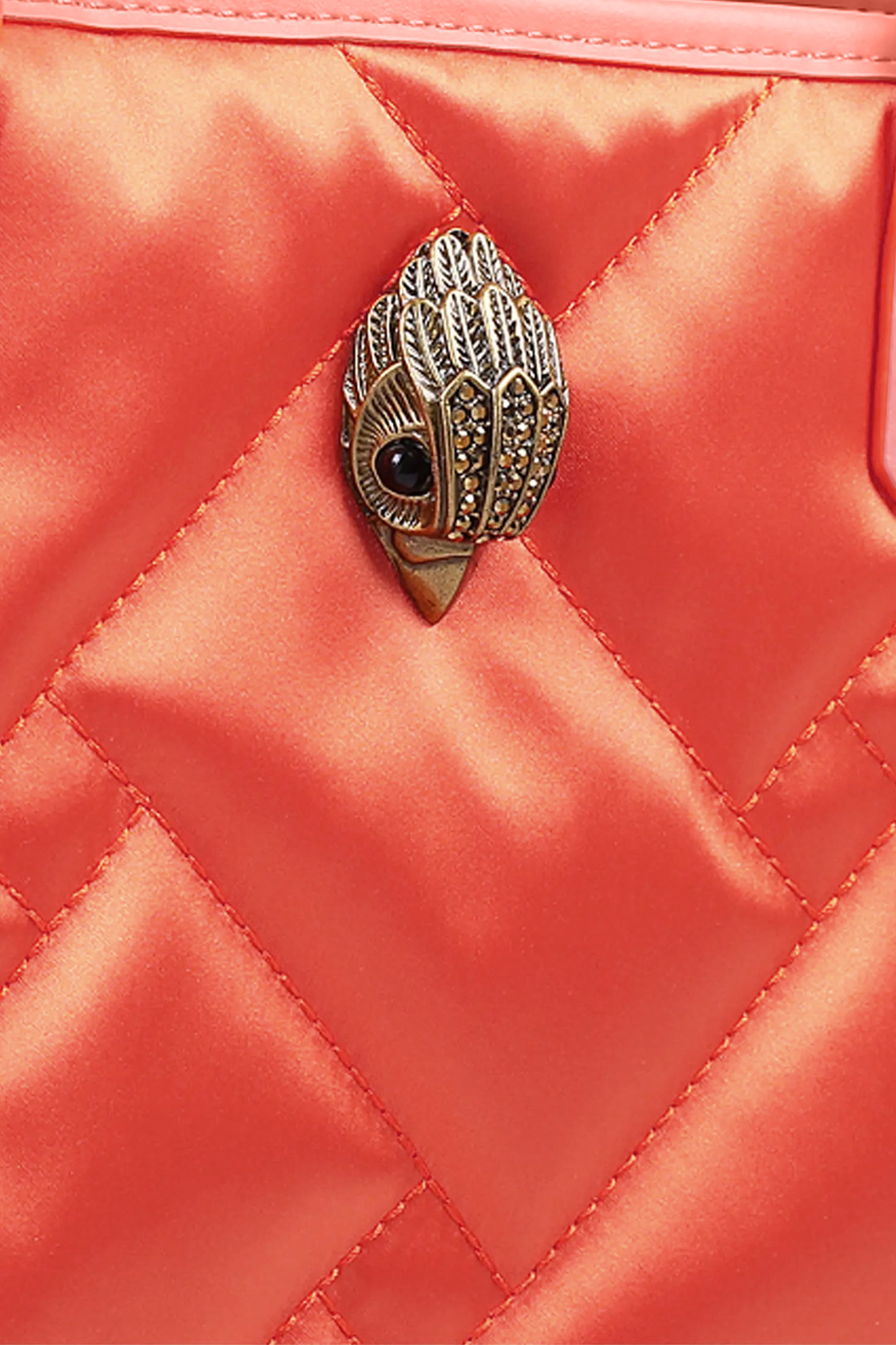 حقيبة يد خامات معاد تدويرها