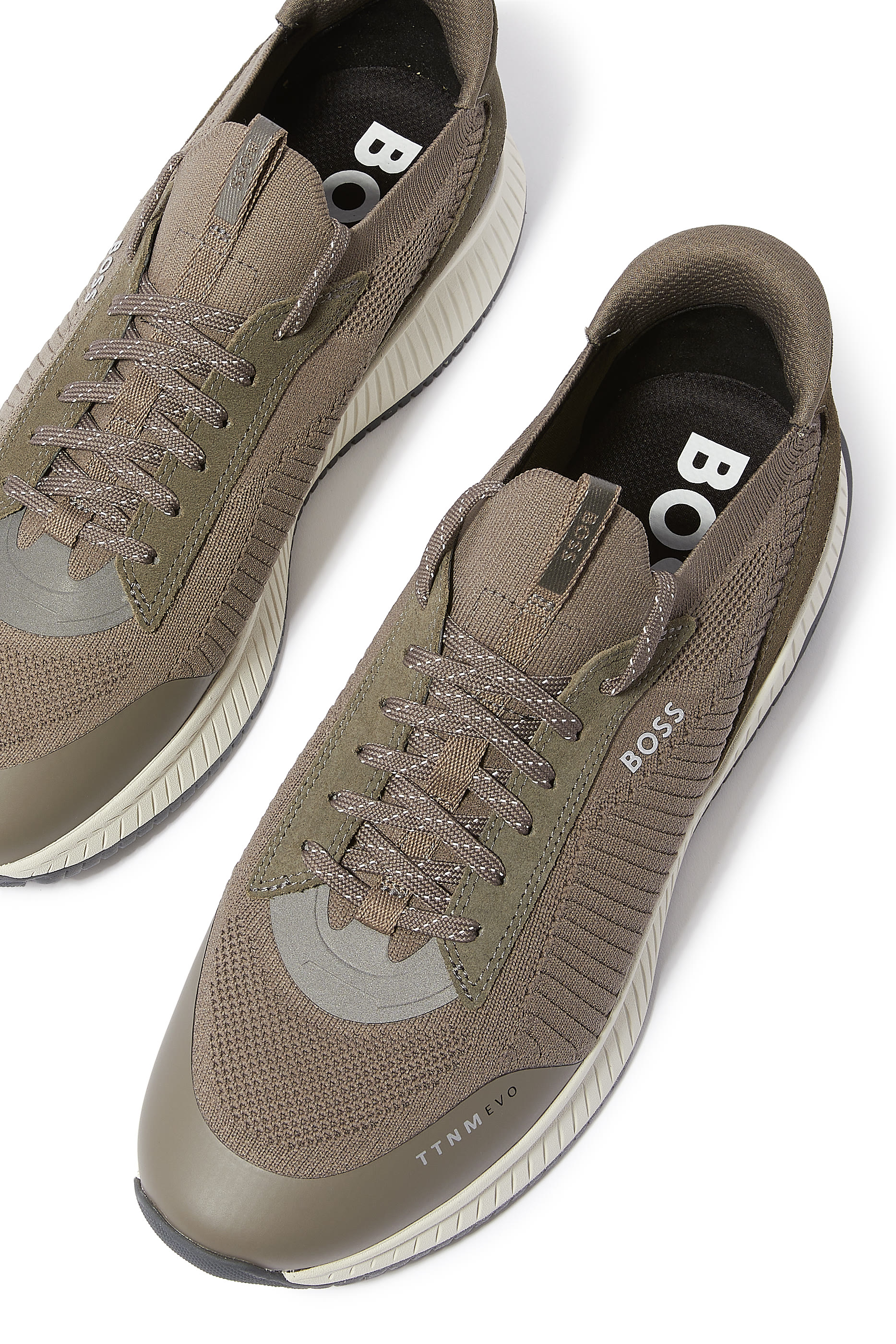 سنيكرز تي تي ان ام إفو سلون شمواه