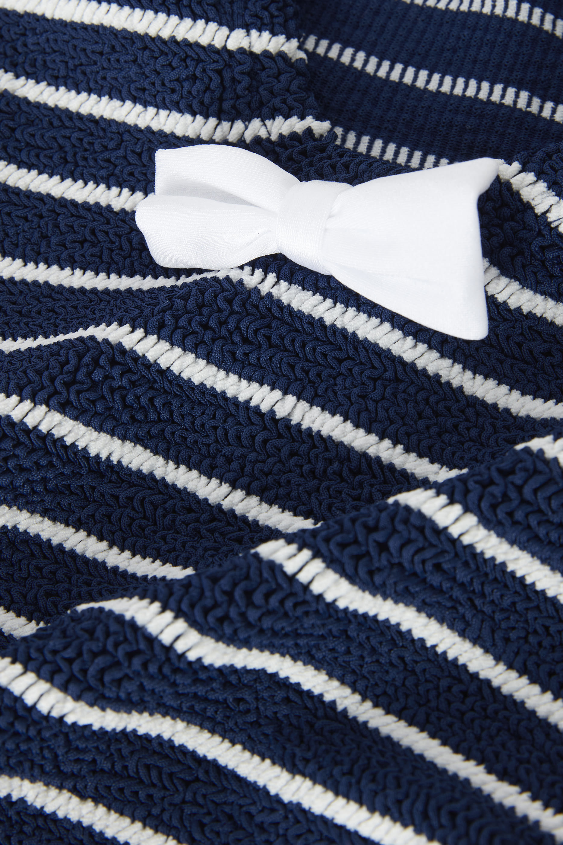 لباس سباحة كلاسيكي بتصميم قطعة واحدة للأطفال