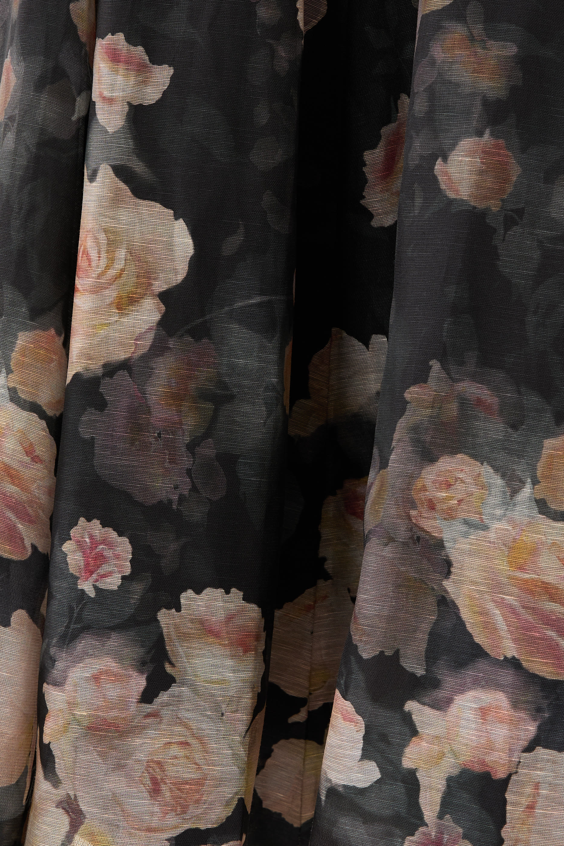 تنورة كراش بقصة واسعة متوسطة الطول