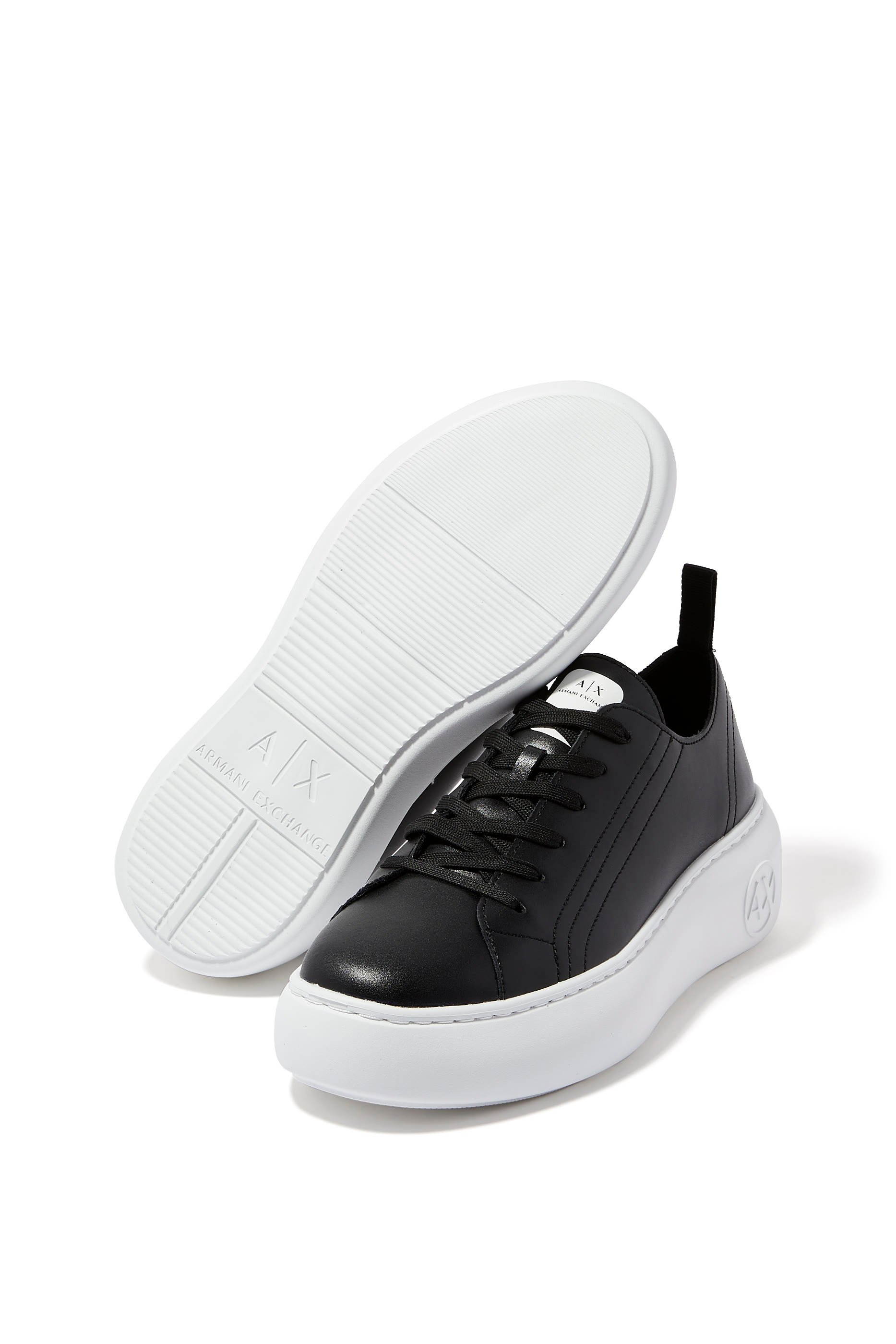 سنيكرز بنعل سميك