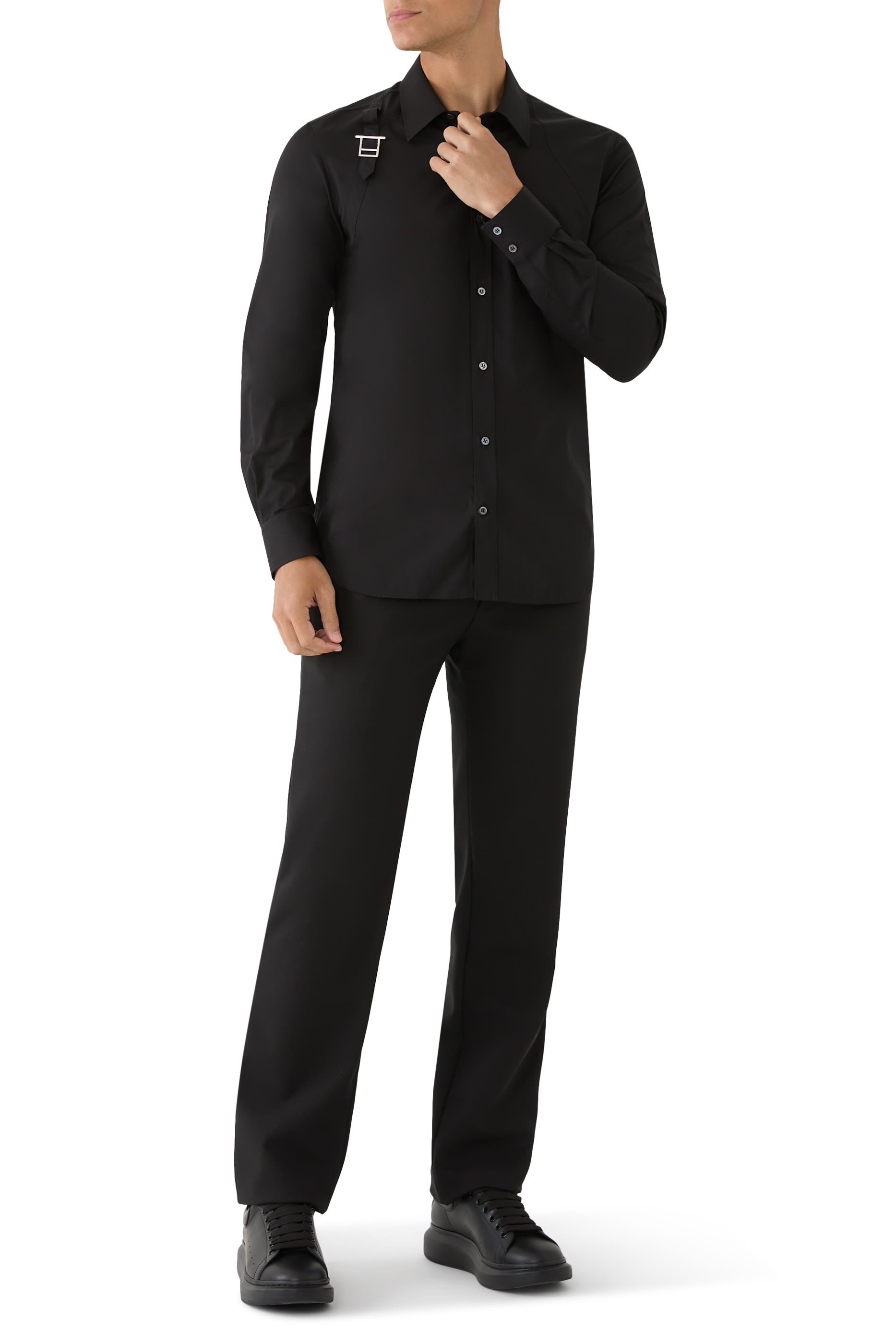 قميص بحمالة بإبزيم بتصميم حرف T