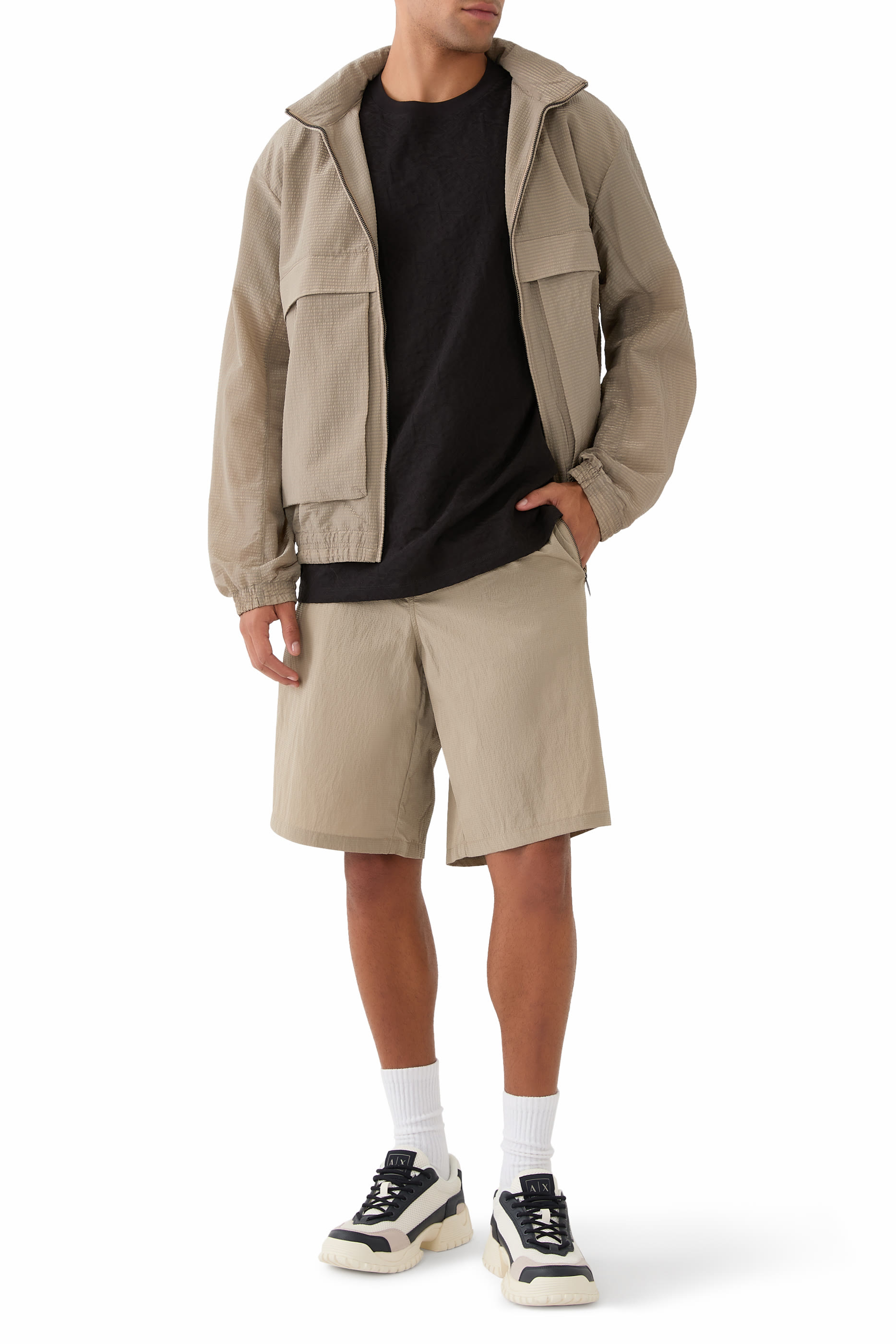 سنيكرز كاجوال بأربطة وحياكة شبكية